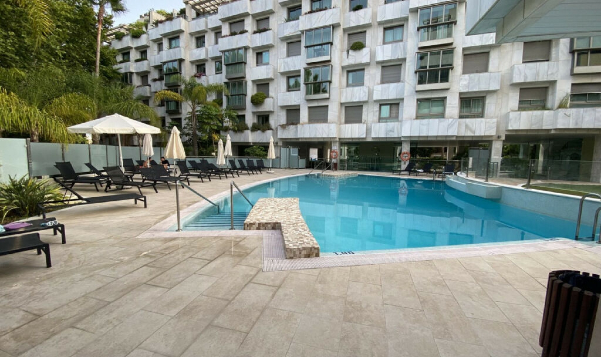 Resale - Apartment -
Marbella