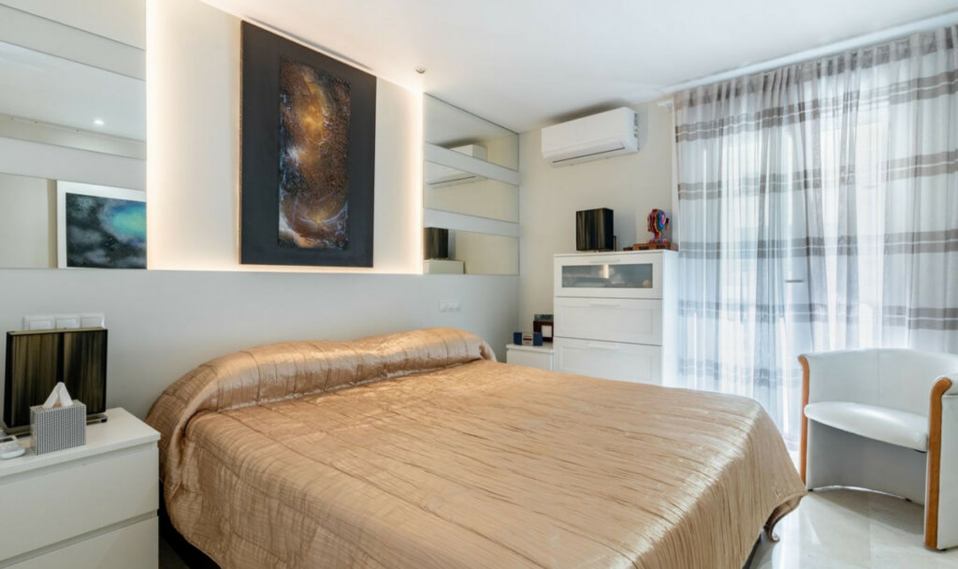 Resale - Apartment -
Marbella