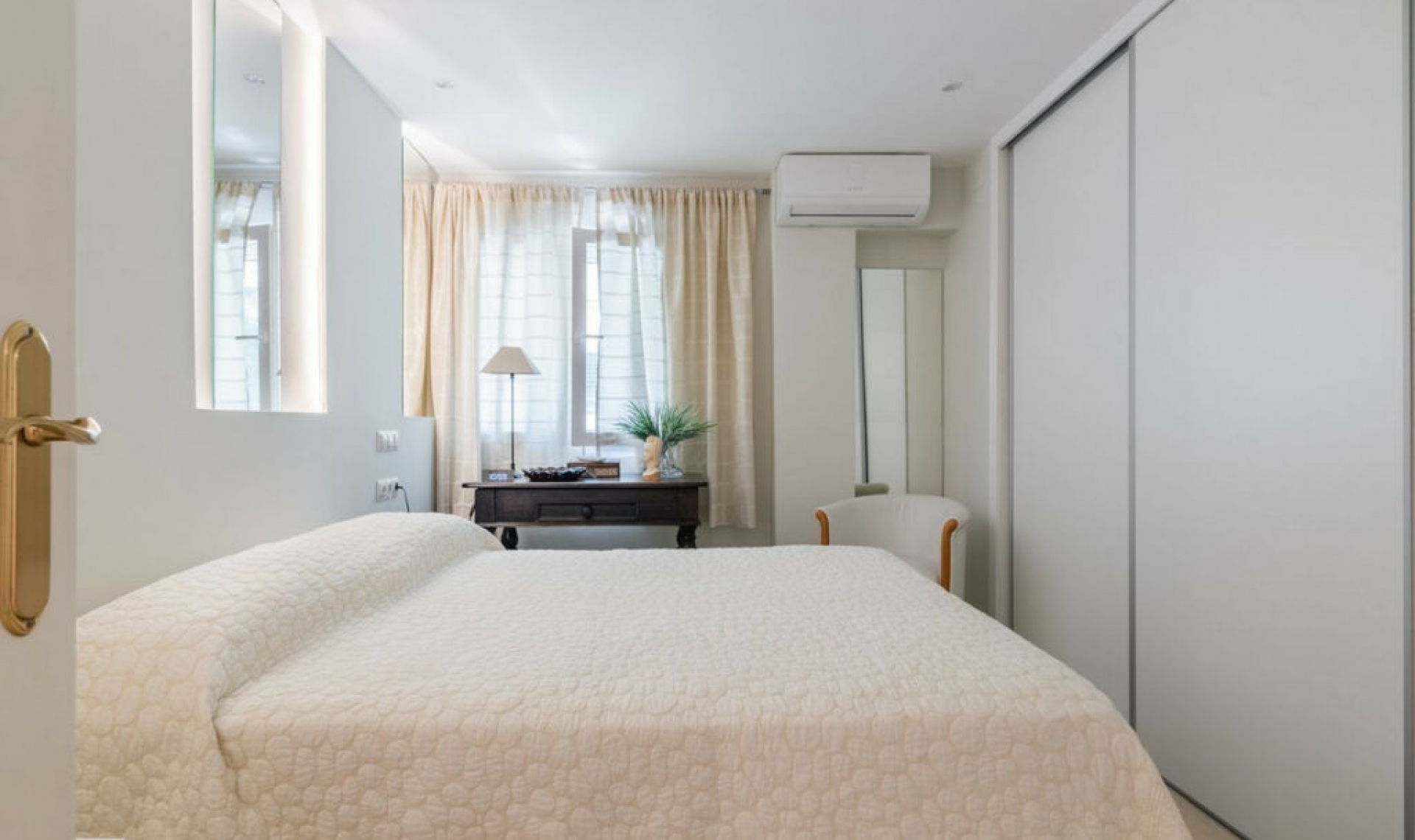 Resale - Apartment -
Marbella