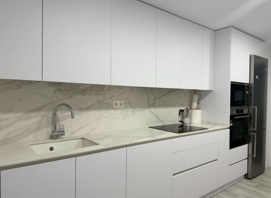 Resale - Apartment -
Marbella