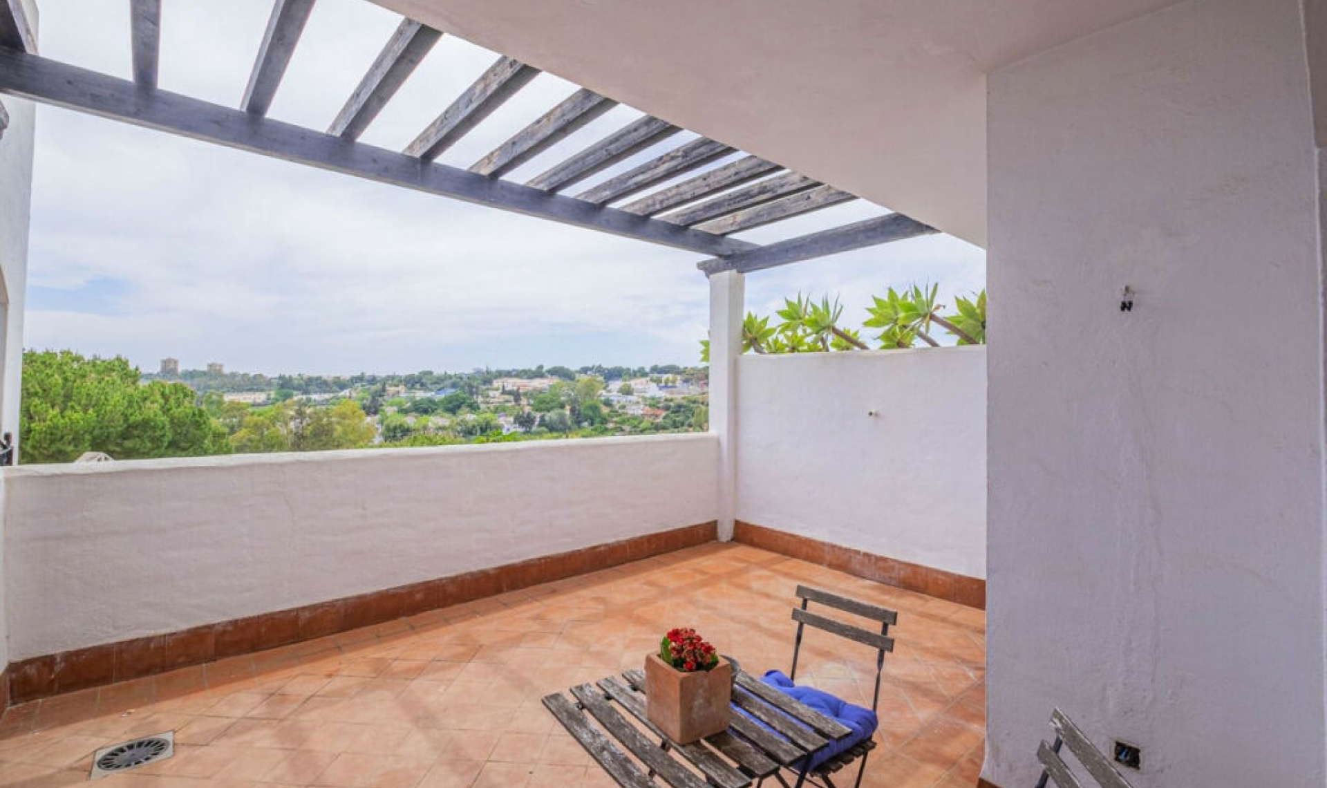 Resale - Apartment -
Marbella