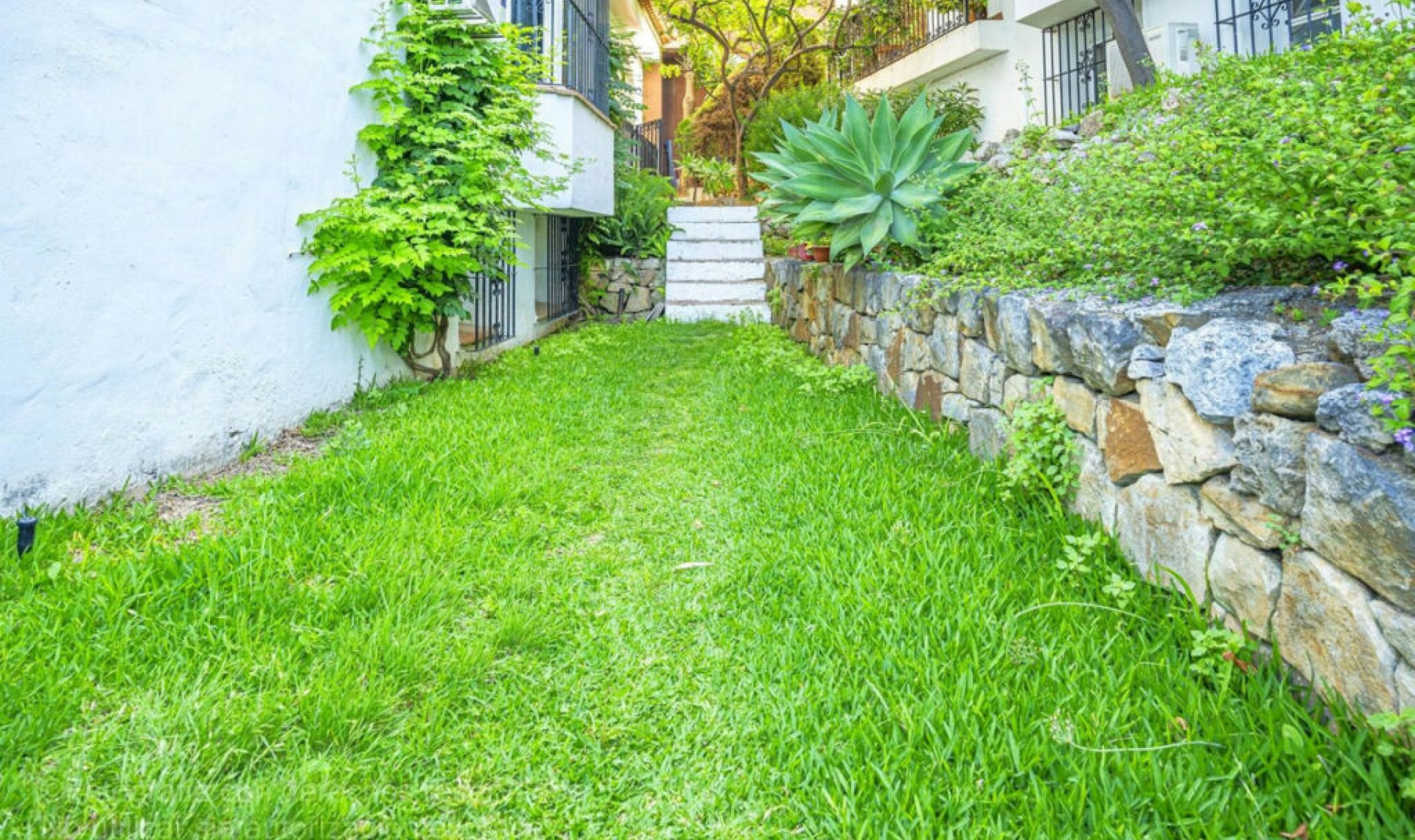 Resale - Apartment -
Marbella