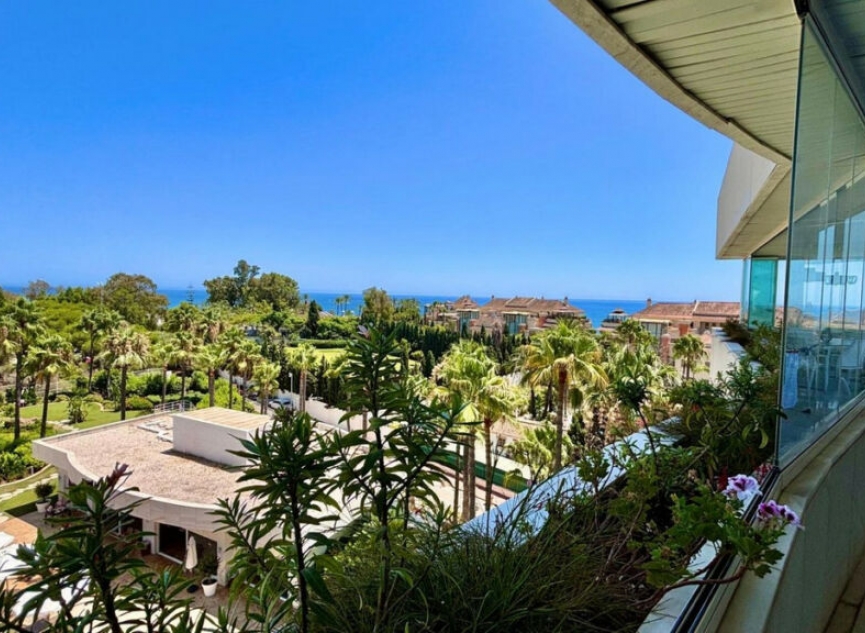 Resale - Apartment -
Marbella