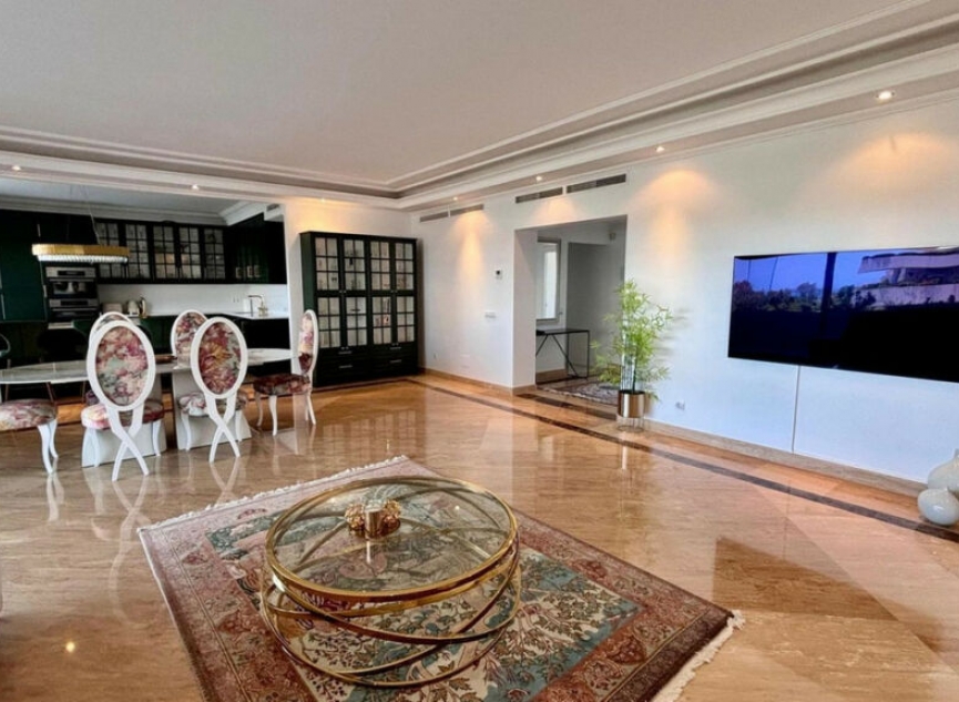 Resale - Apartment -
Marbella