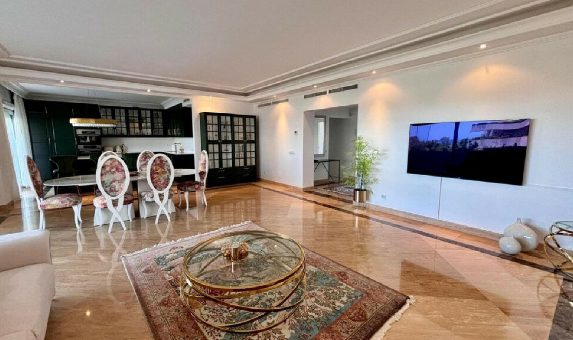 Resale - Apartment -
Marbella
