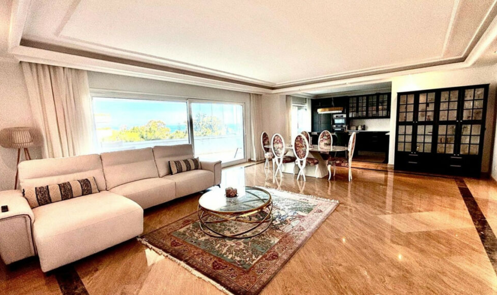 Resale - Apartment -
Marbella