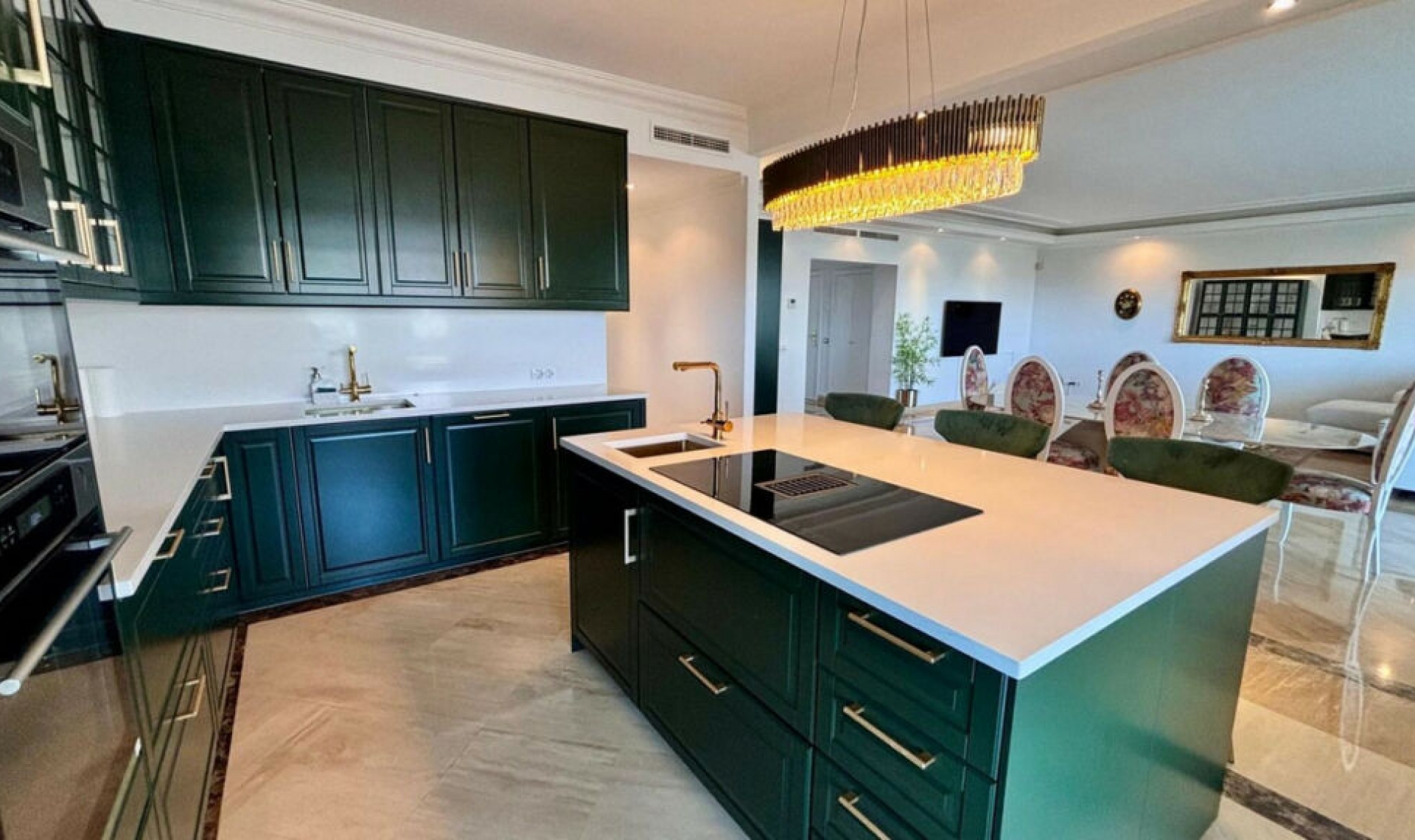 Resale - Apartment -
Marbella