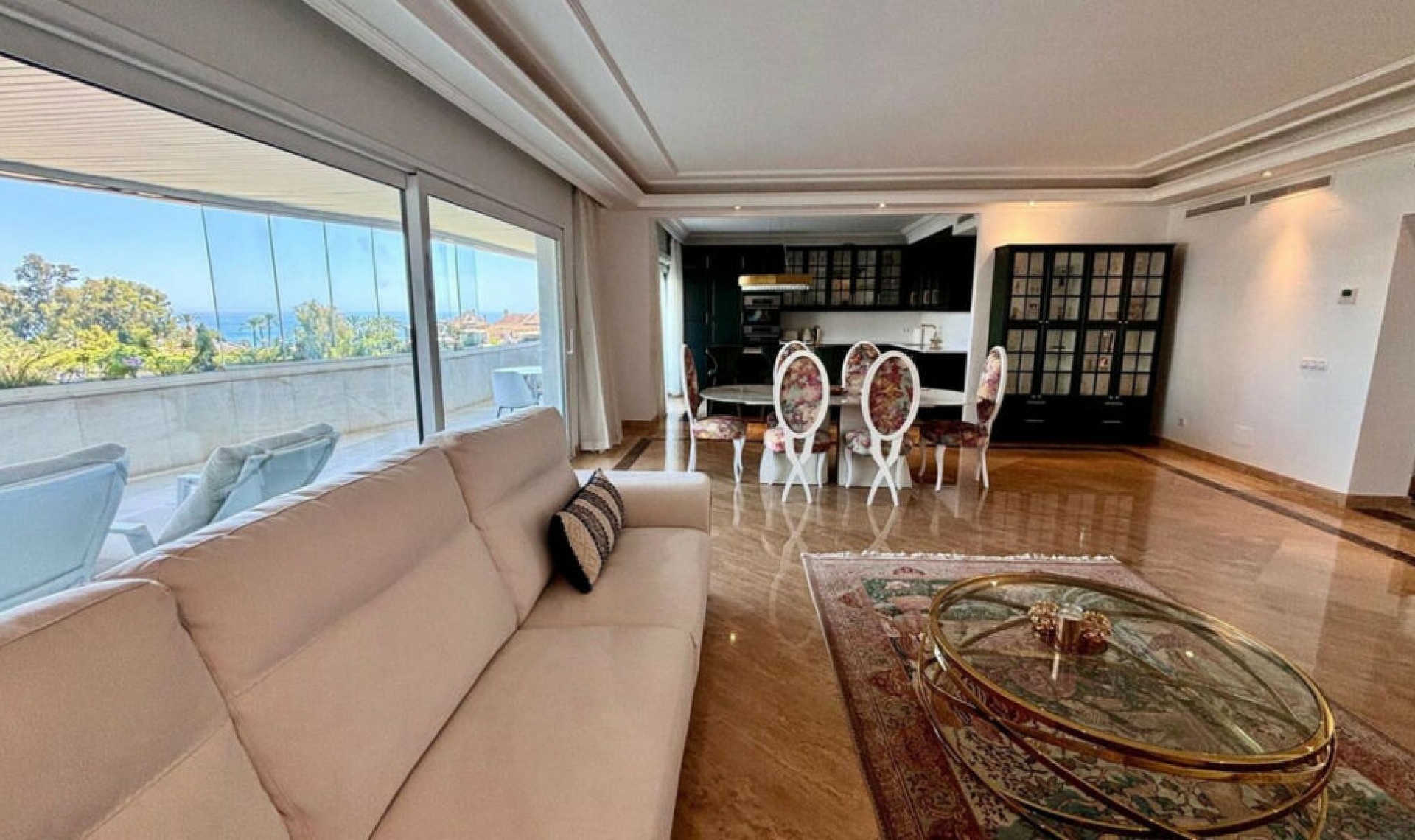 Resale - Apartment -
Marbella