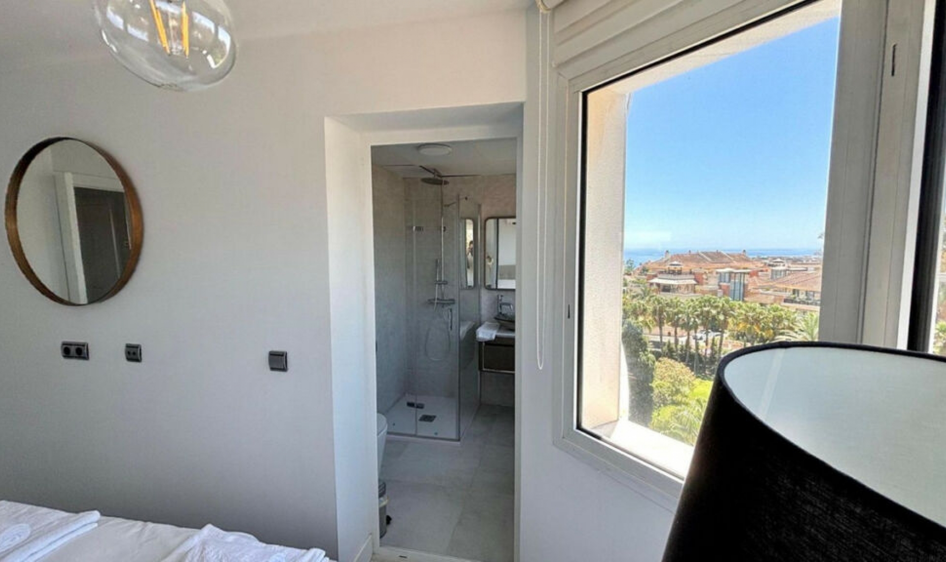 Resale - Apartment -
Marbella