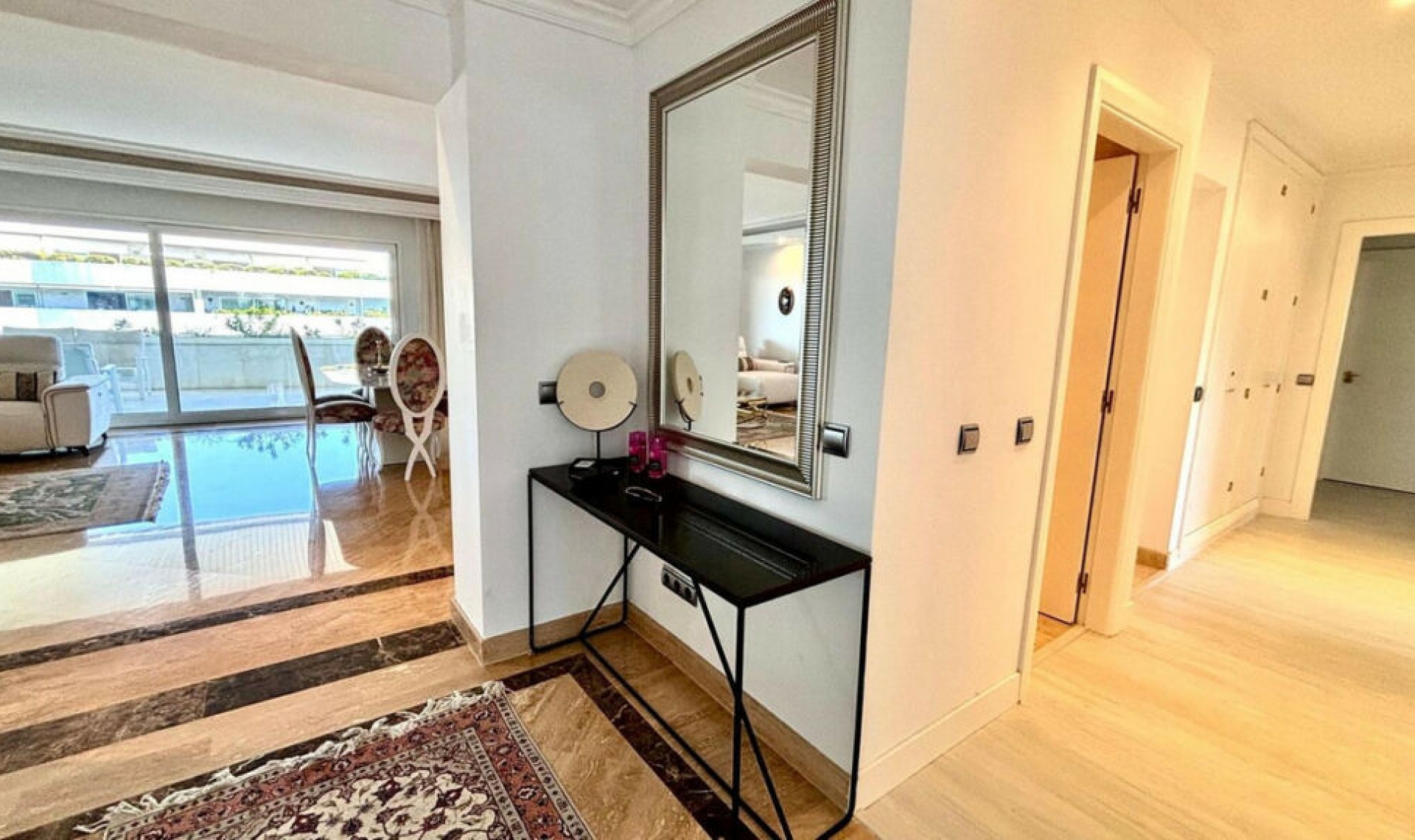 Resale - Apartment -
Marbella