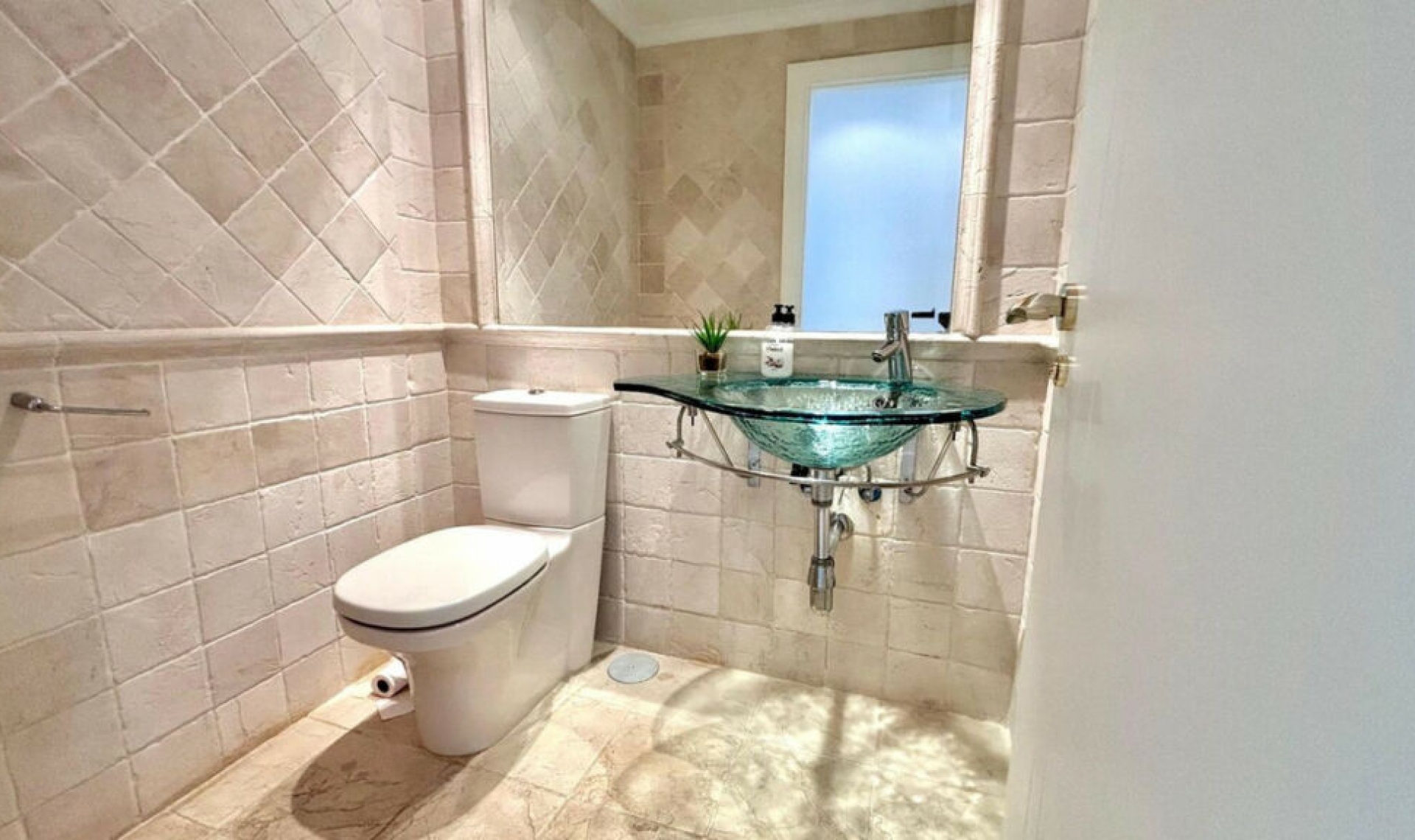 Resale - Apartment -
Marbella