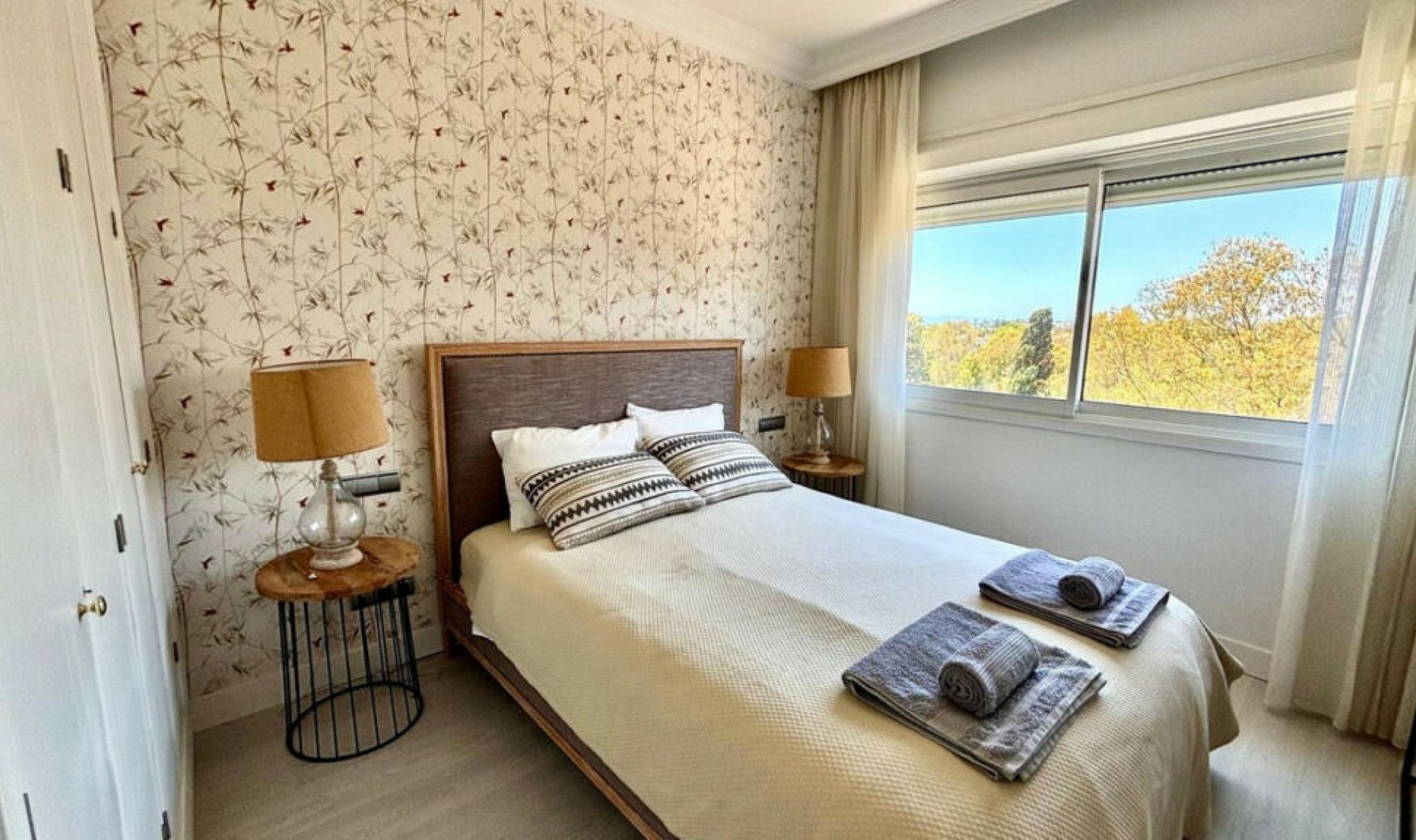 Resale - Apartment -
Marbella