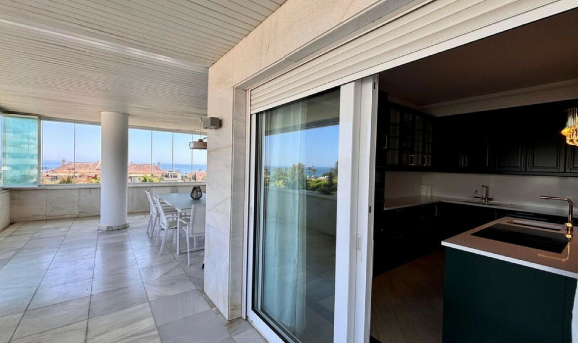 Resale - Apartment -
Marbella