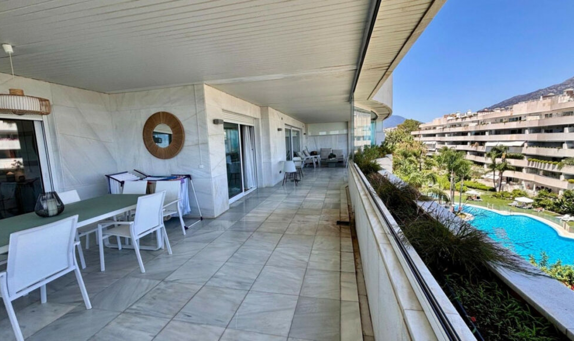 Resale - Apartment -
Marbella