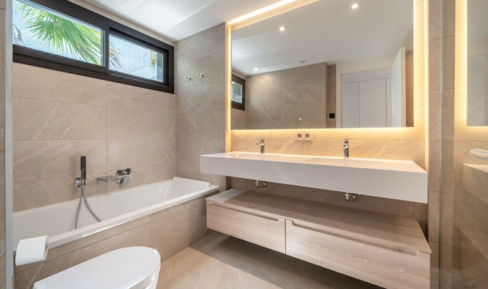 Resale - Apartment -
Marbella