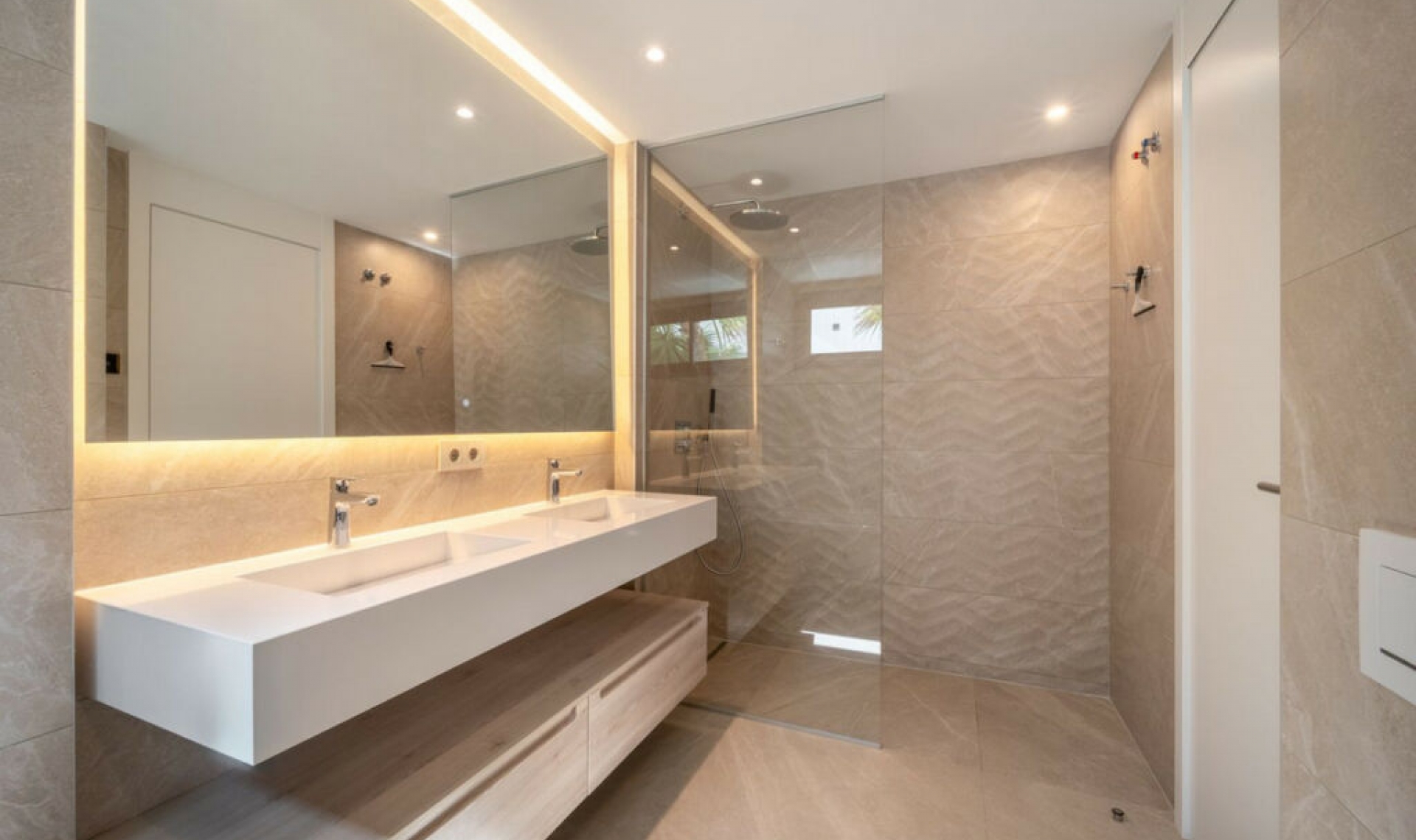 Resale - Apartment -
Marbella