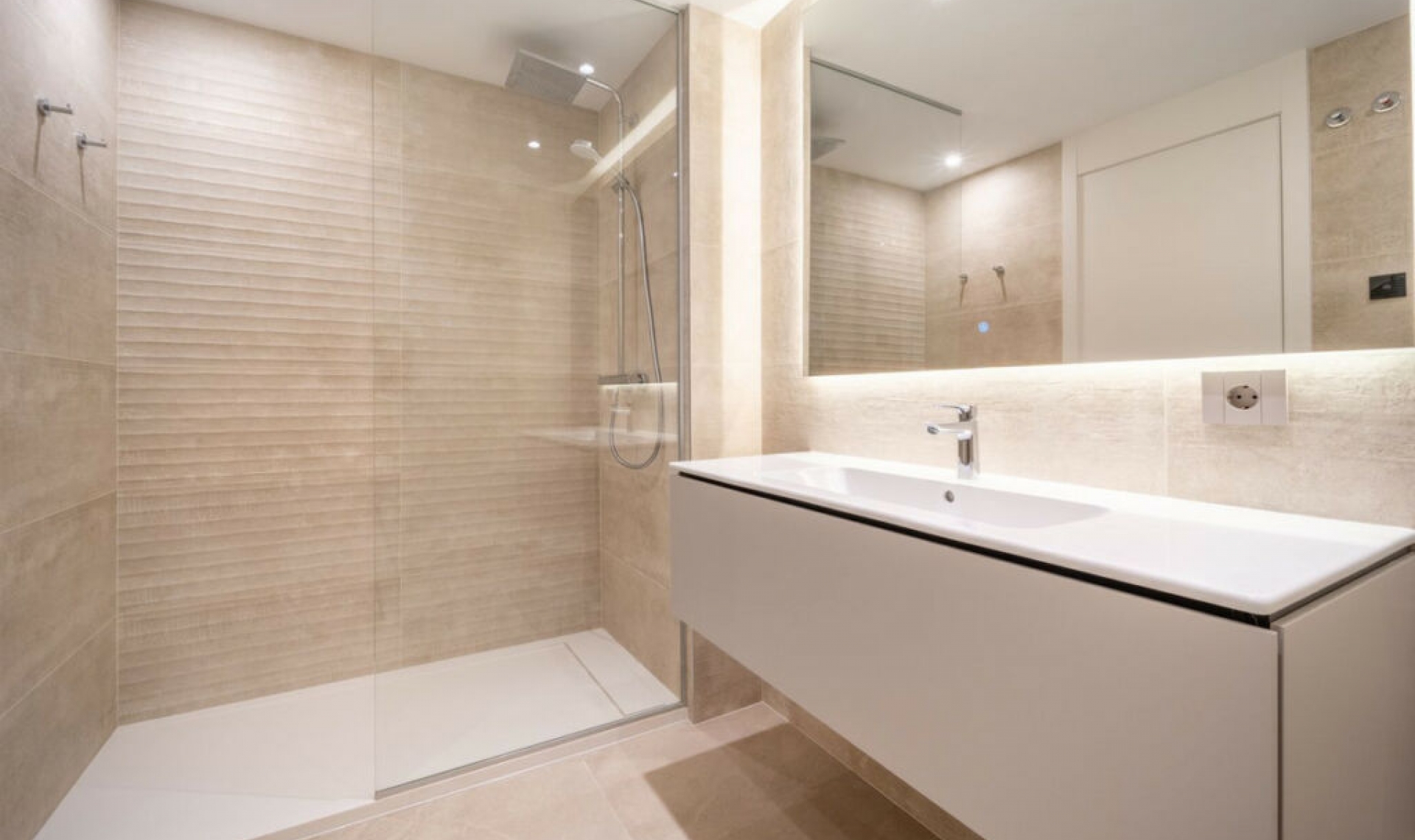 Resale - Apartment -
Marbella