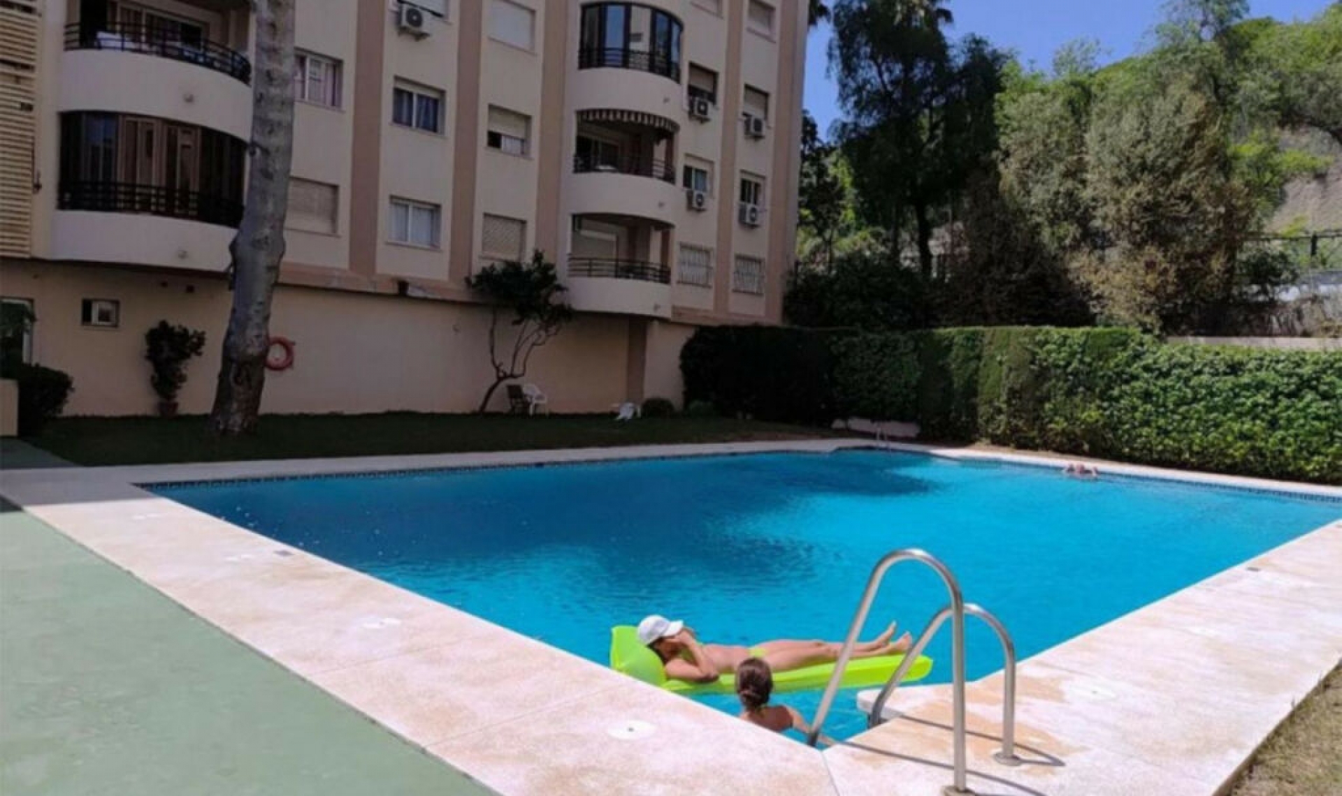 Resale - Apartment -
Marbella