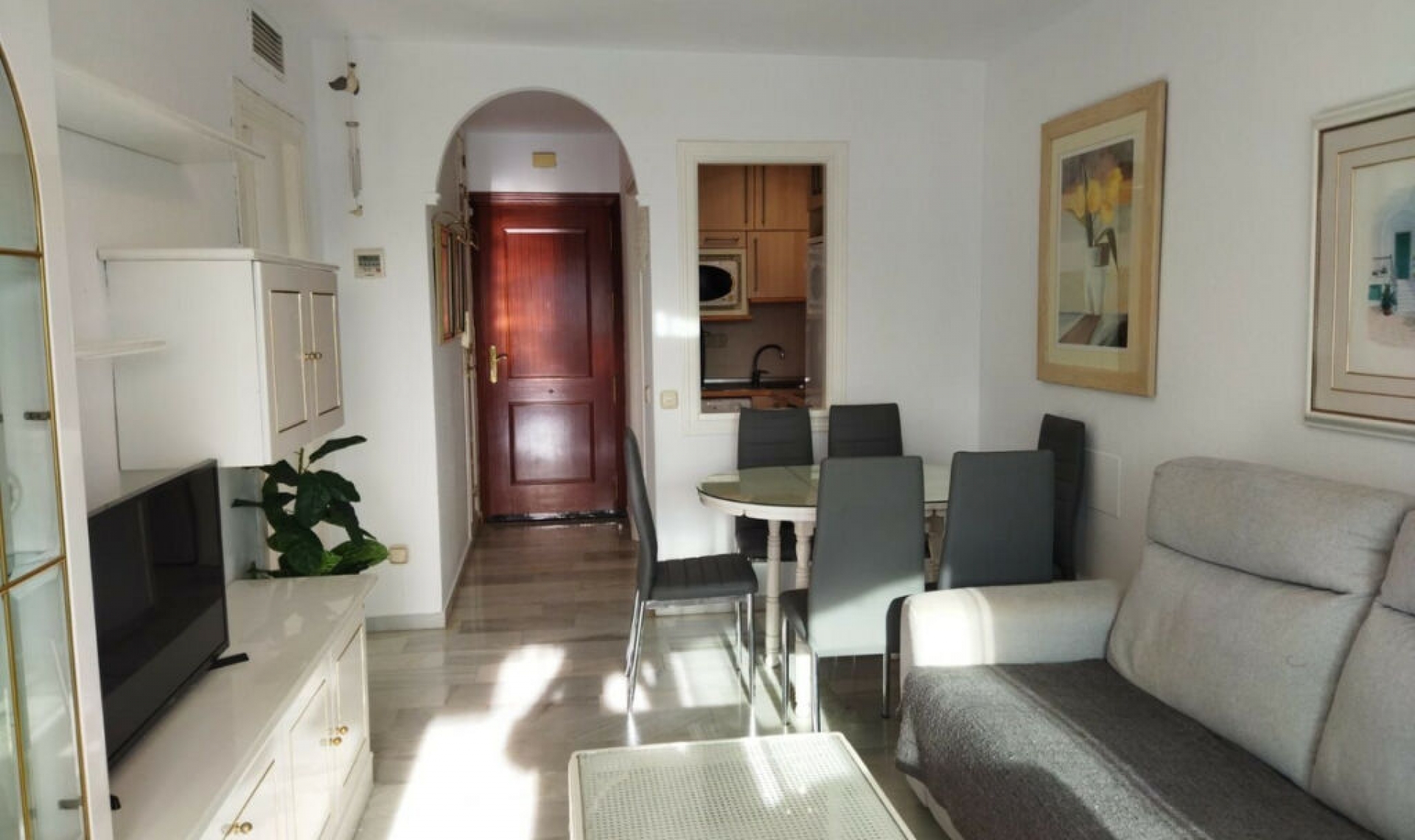 Resale - Apartment -
Marbella