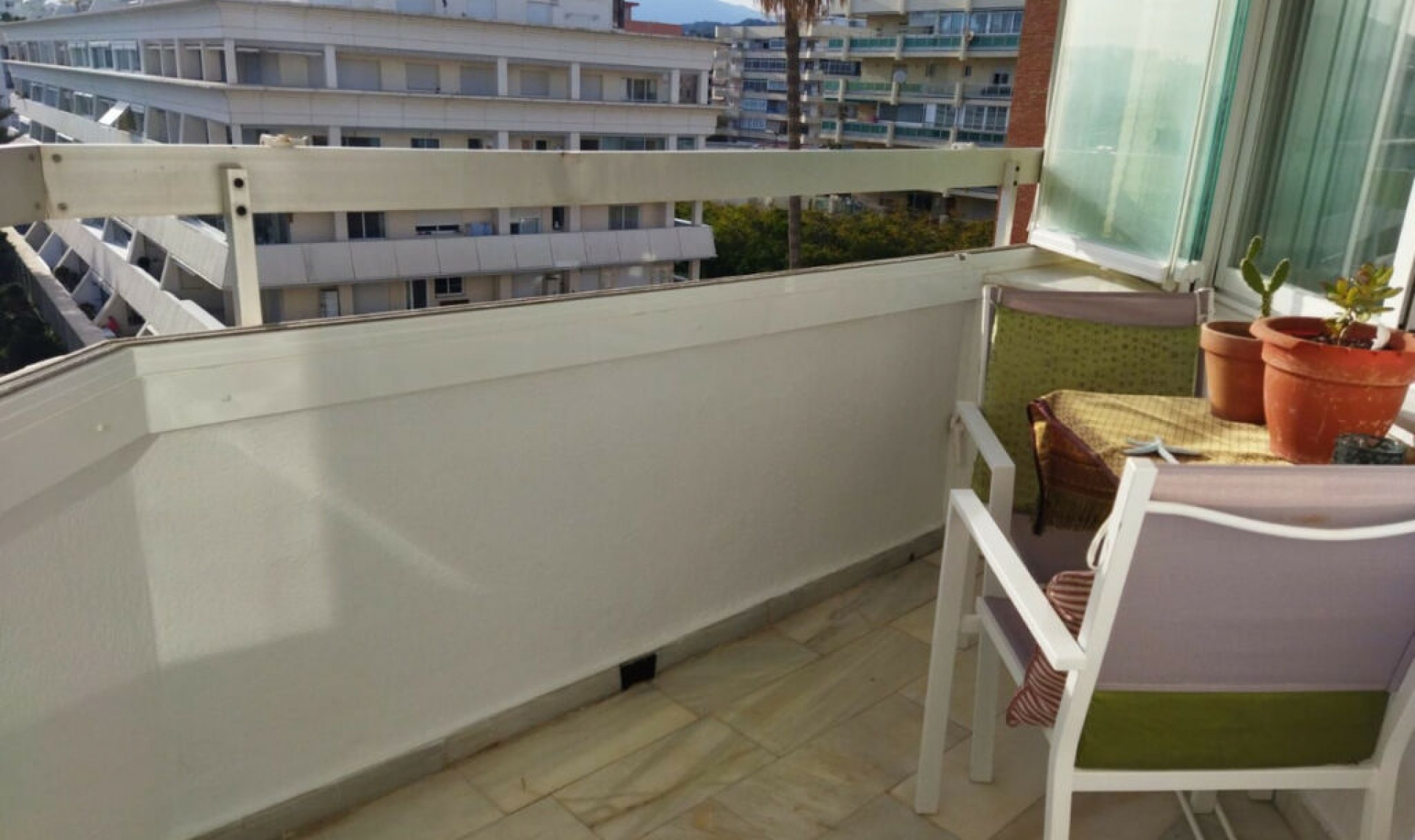 Resale - Apartment -
Marbella