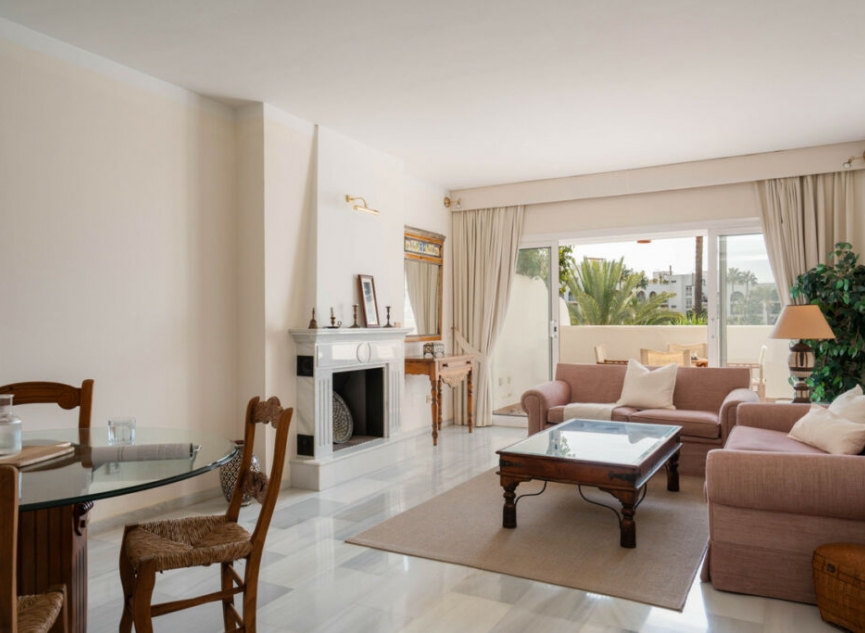 Resale - Apartment -
Marbella