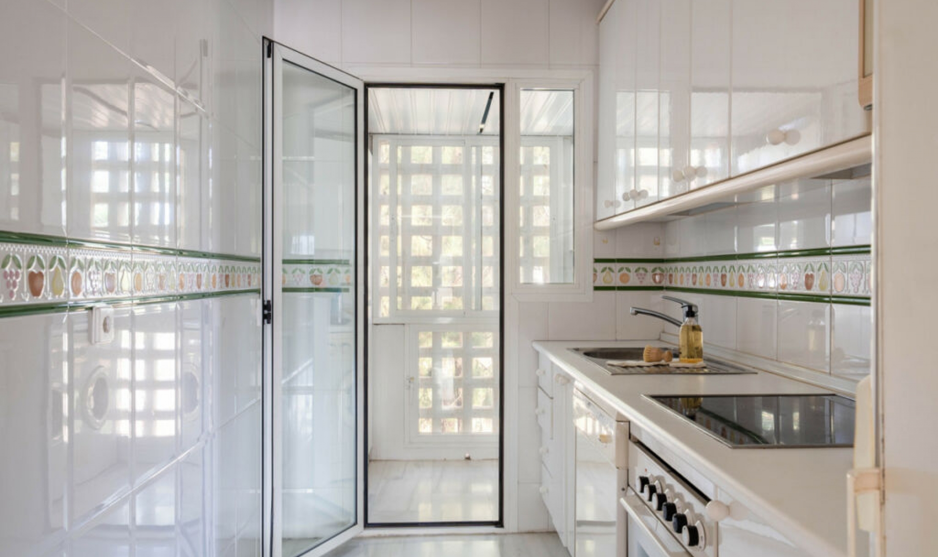 Resale - Apartment -
Marbella