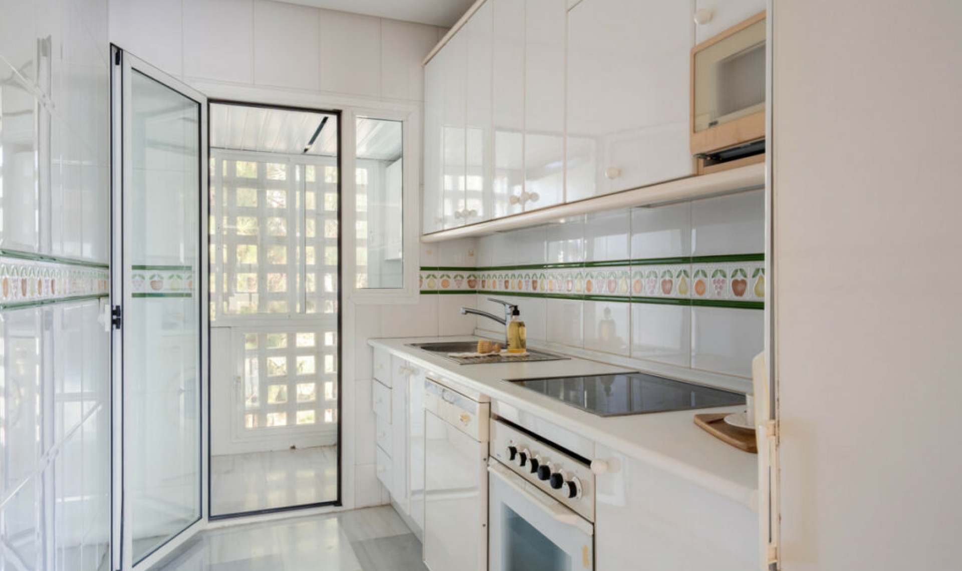 Resale - Apartment -
Marbella