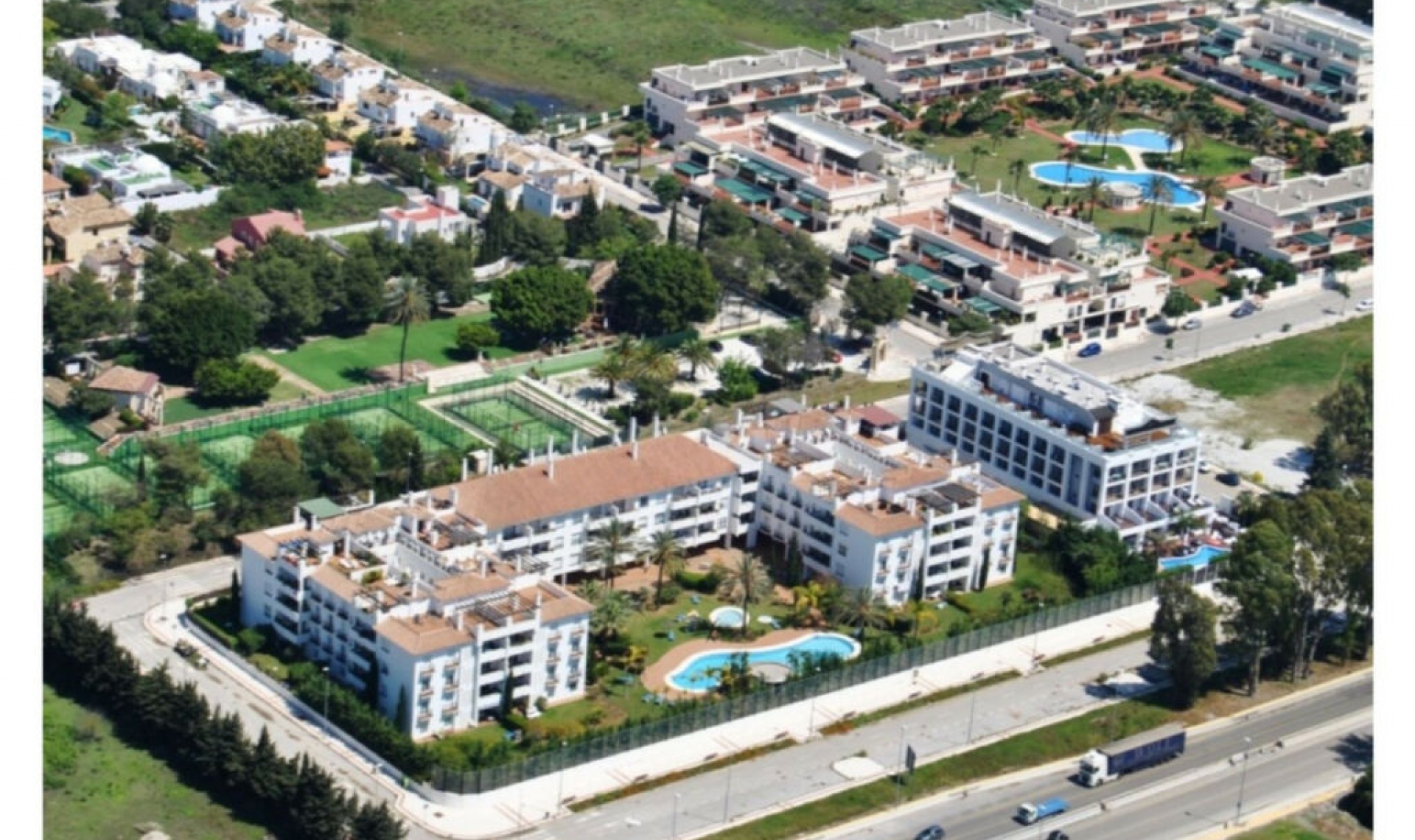 Resale - Apartment -
Marbella