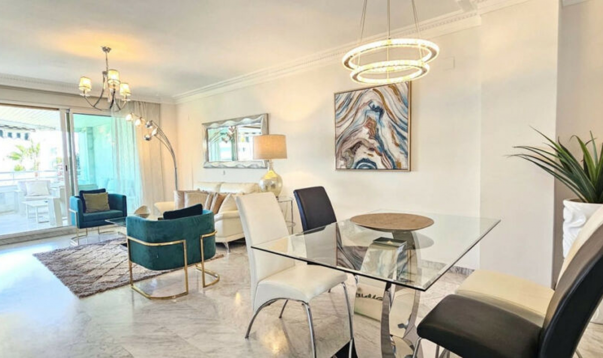 Resale - Apartment -
Marbella