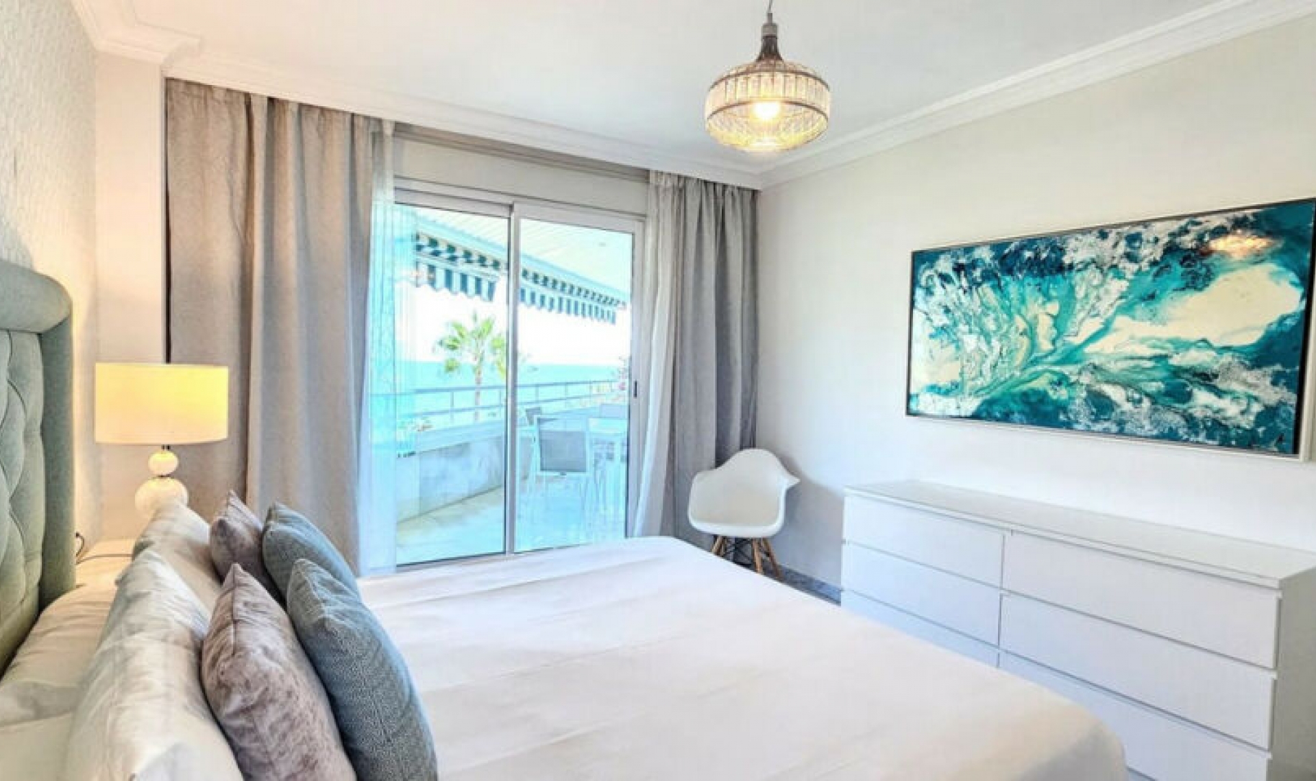 Resale - Apartment -
Marbella