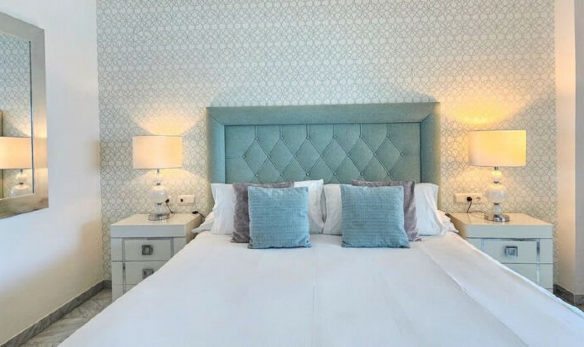 Resale - Apartment -
Marbella