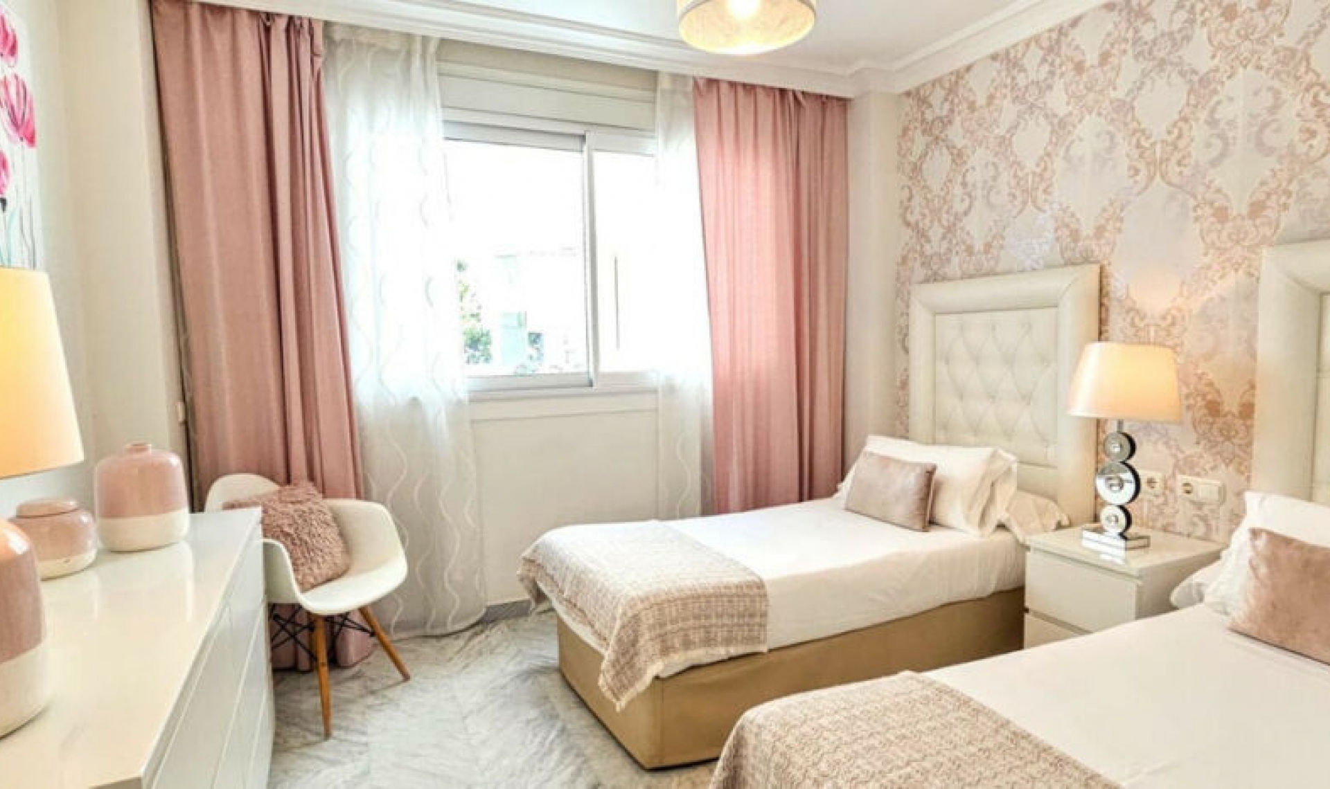 Resale - Apartment -
Marbella