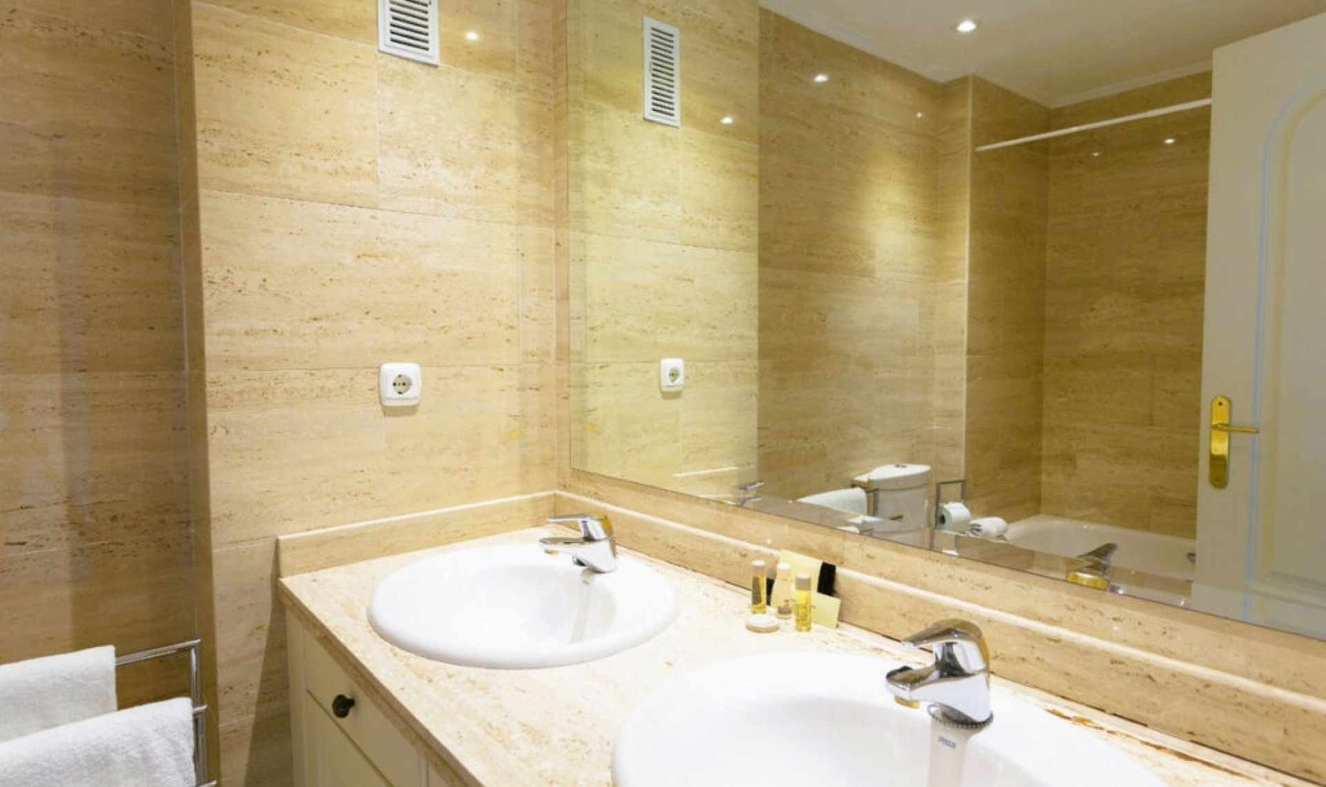 Resale - Apartment -
Marbella