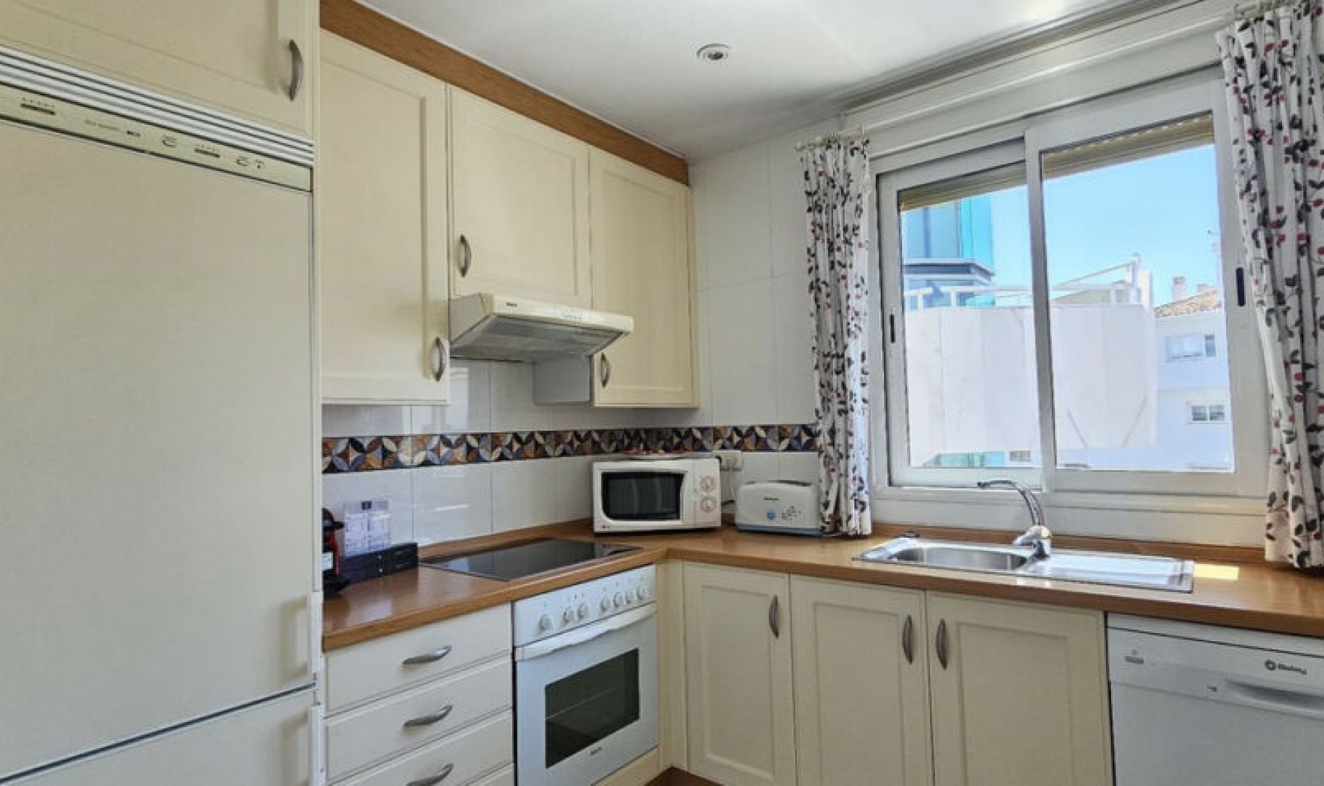 Resale - Apartment -
Marbella