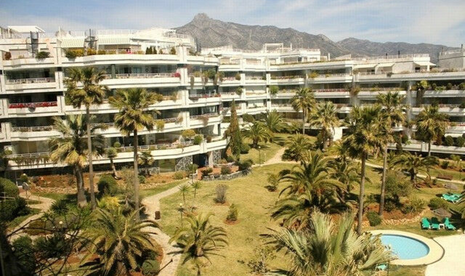 Resale - Apartment -
Marbella