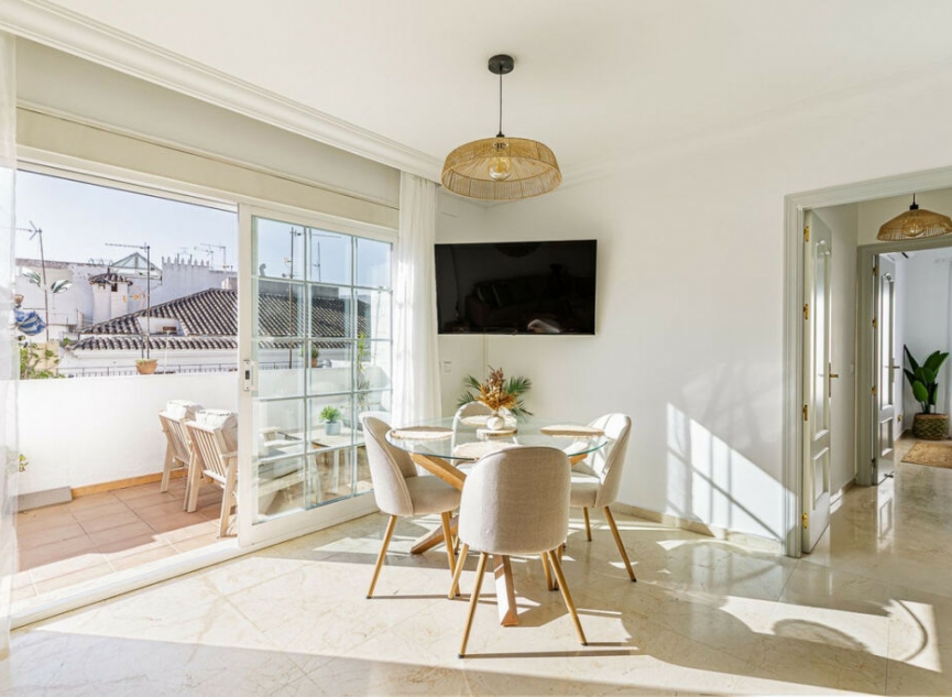 Resale - Apartment -
Marbella