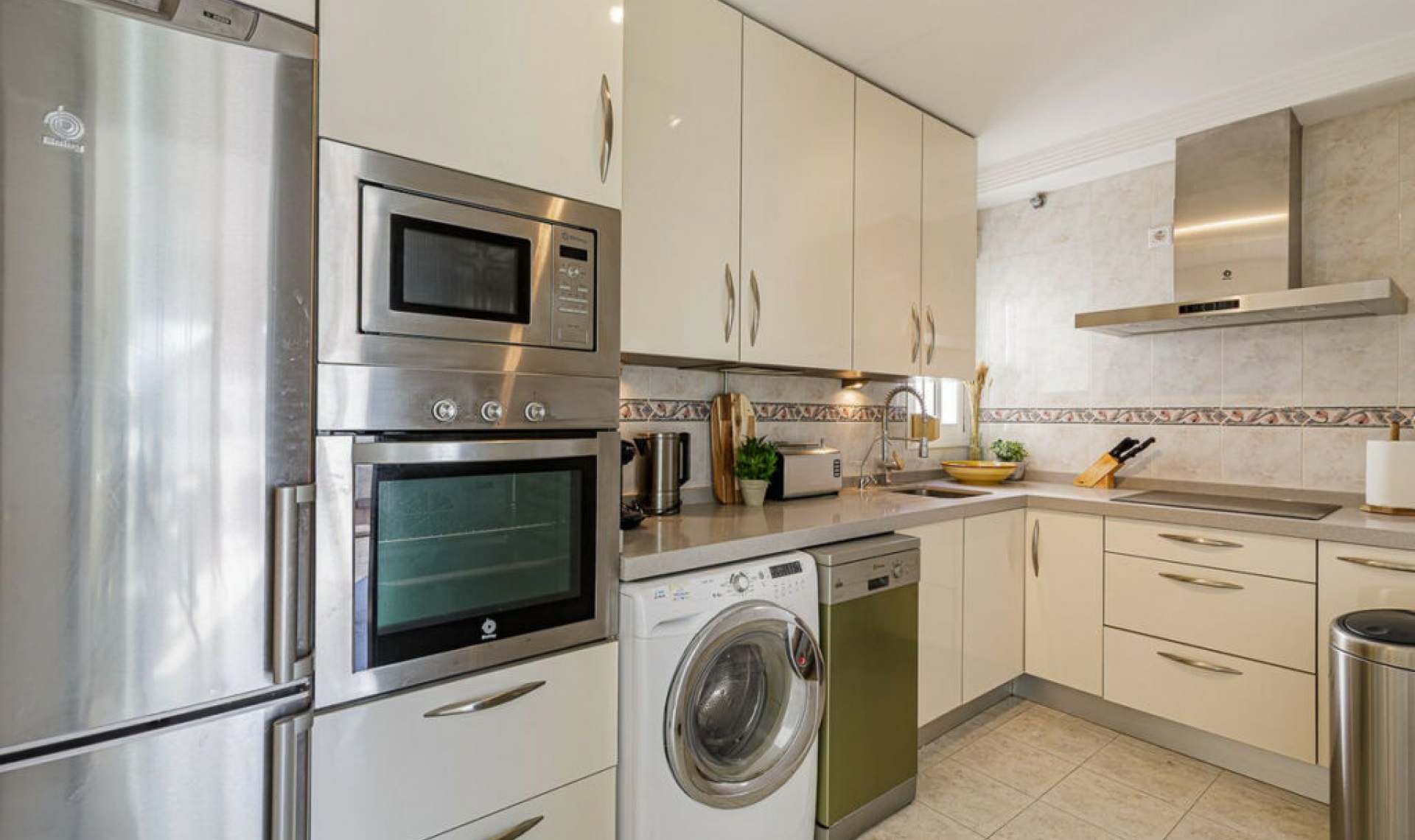 Resale - Apartment -
Marbella