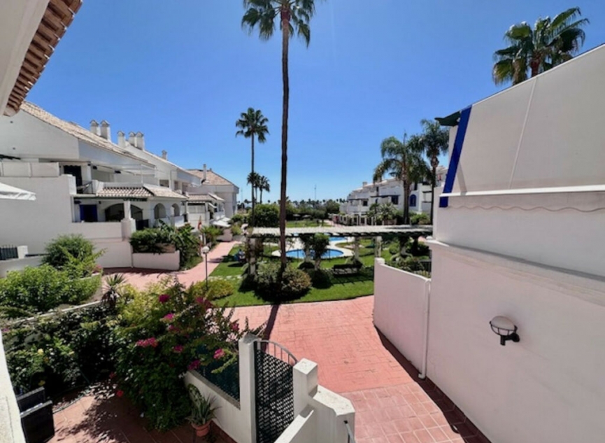 Resale - Apartment -
Marbella