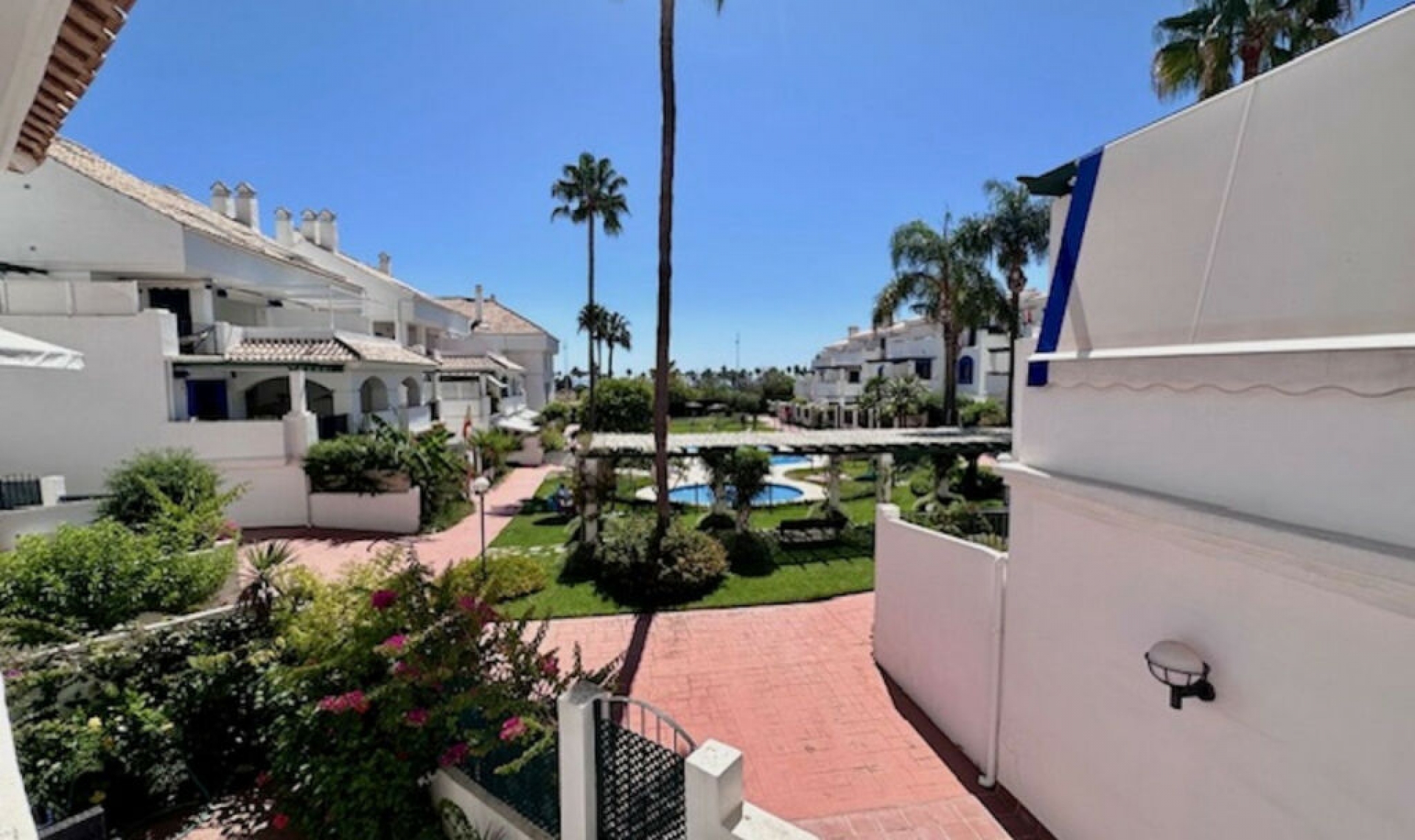 Resale - Apartment -
Marbella