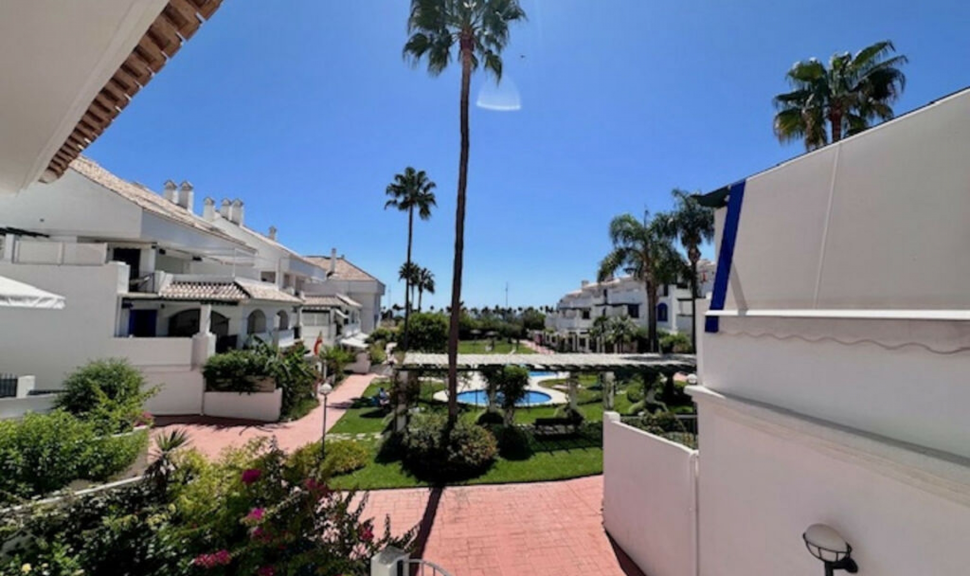 Resale - Apartment -
Marbella