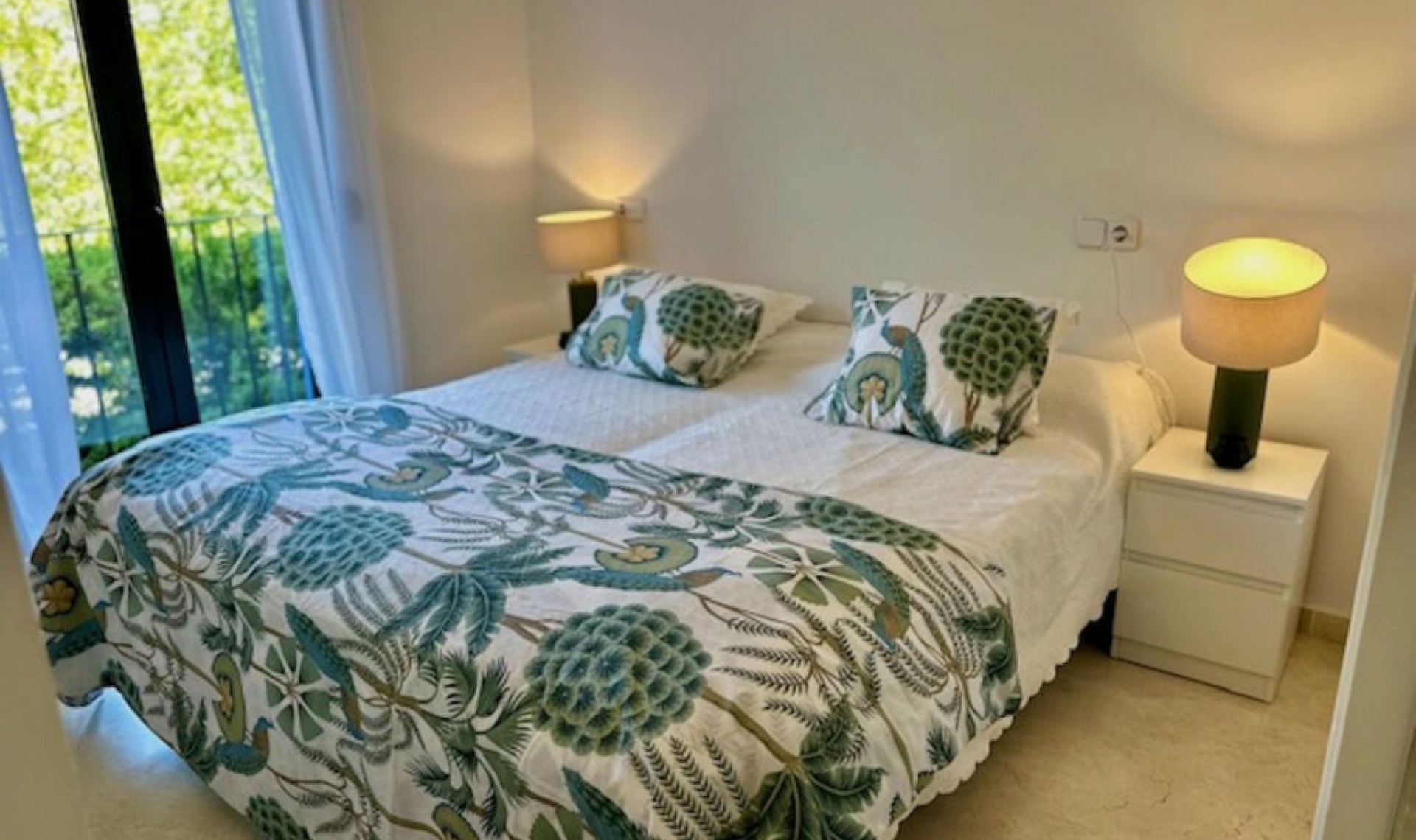 Resale - Apartment -
Marbella