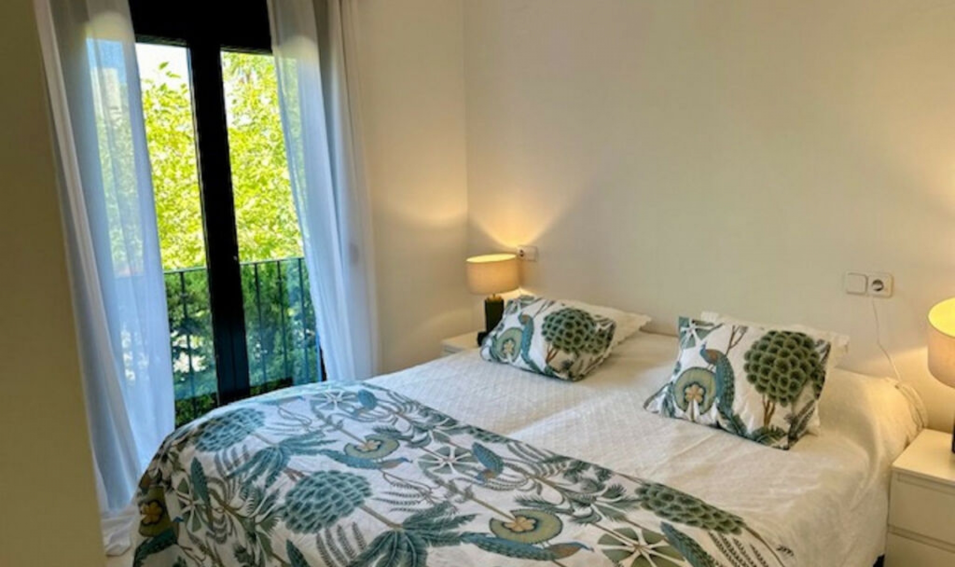 Resale - Apartment -
Marbella
