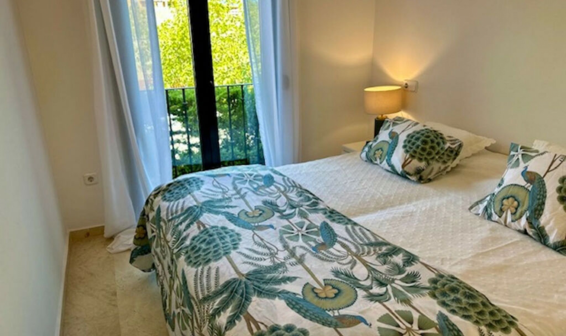 Resale - Apartment -
Marbella