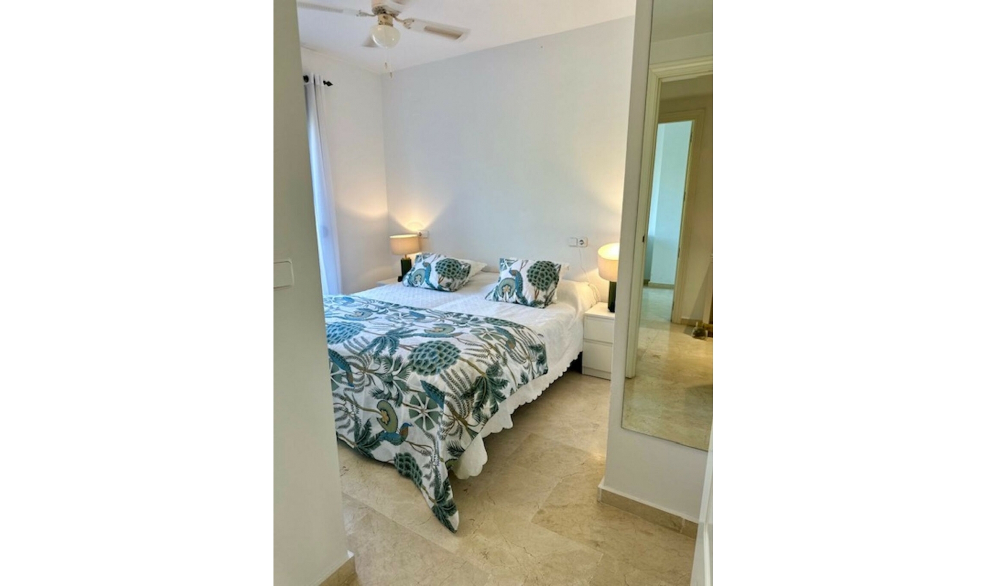 Resale - Apartment -
Marbella