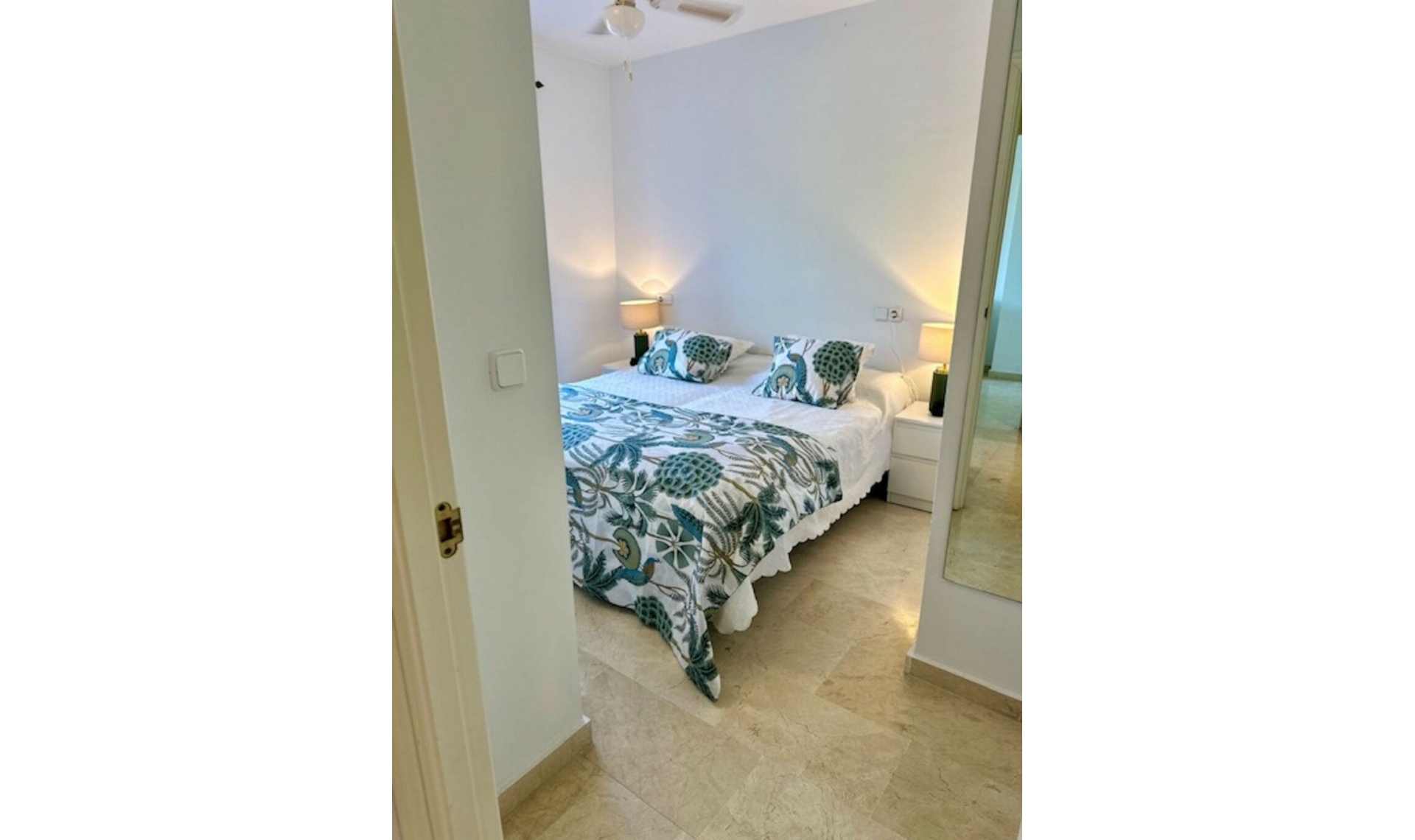 Resale - Apartment -
Marbella