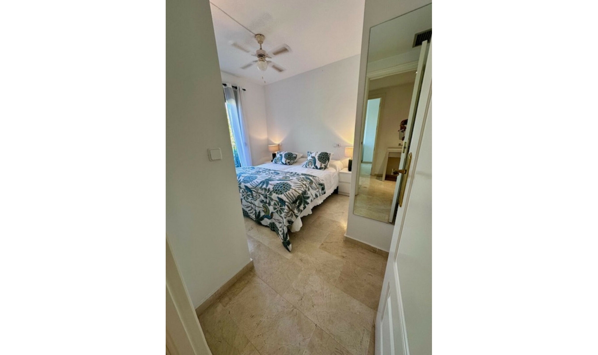 Resale - Apartment -
Marbella