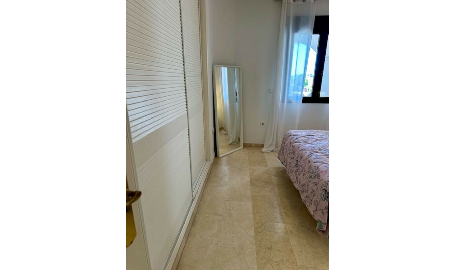 Resale - Apartment -
Marbella