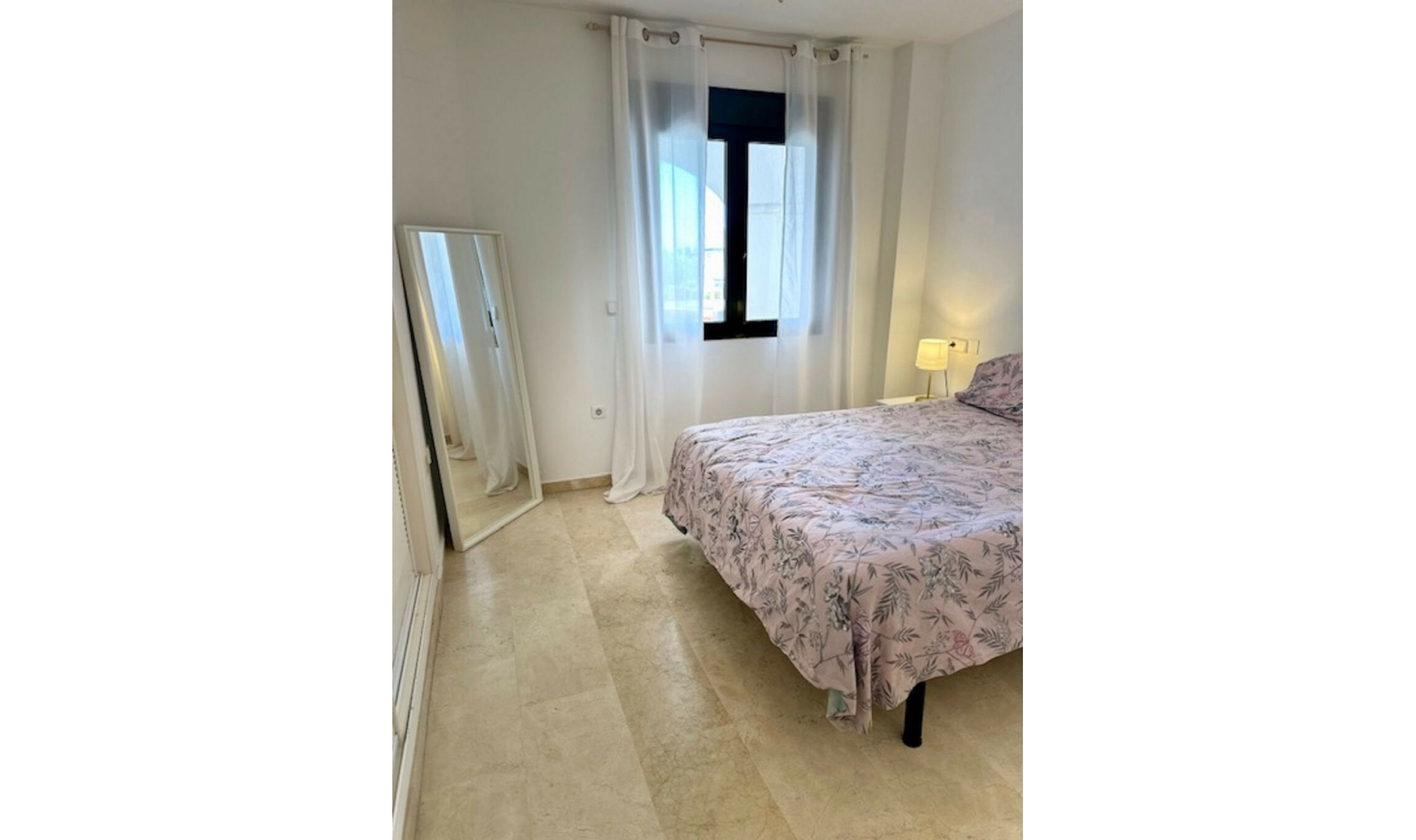 Resale - Apartment -
Marbella