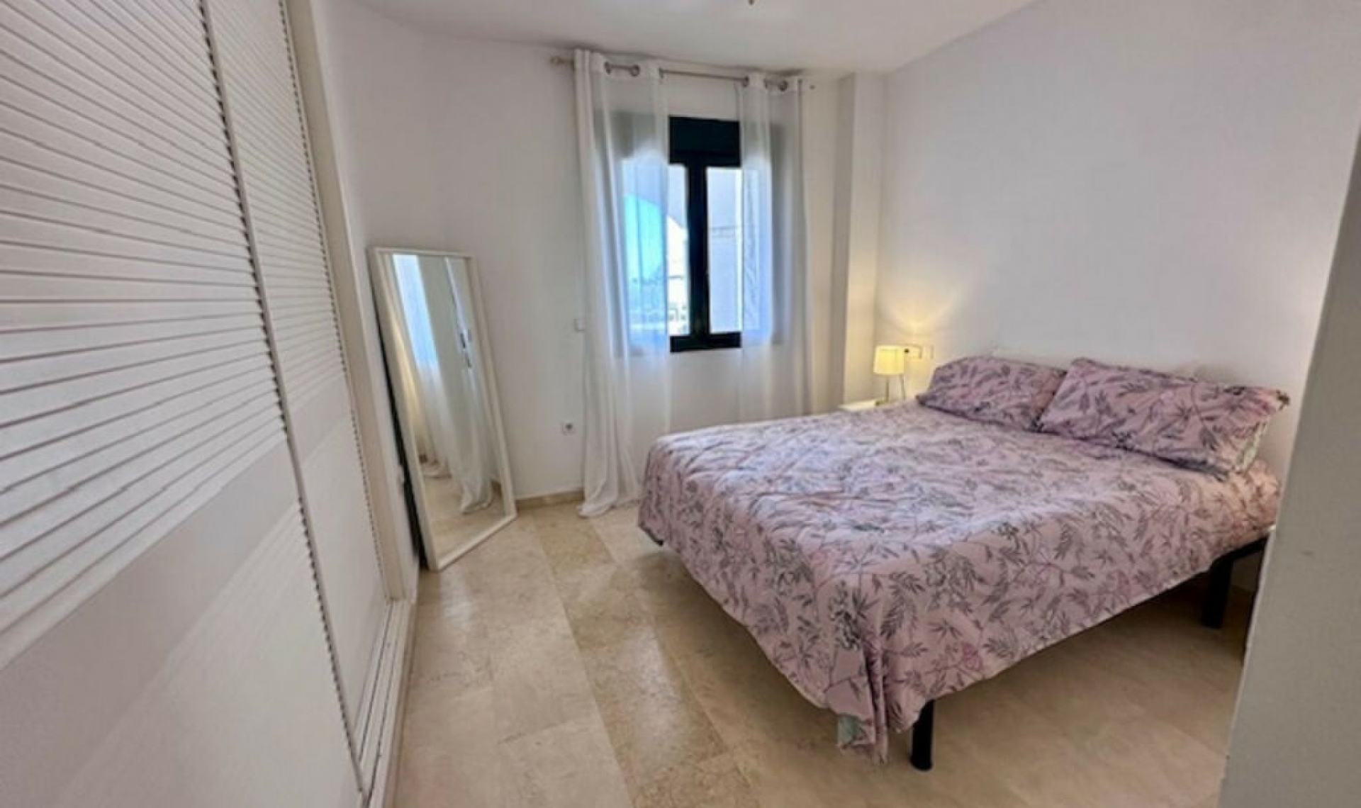 Resale - Apartment -
Marbella