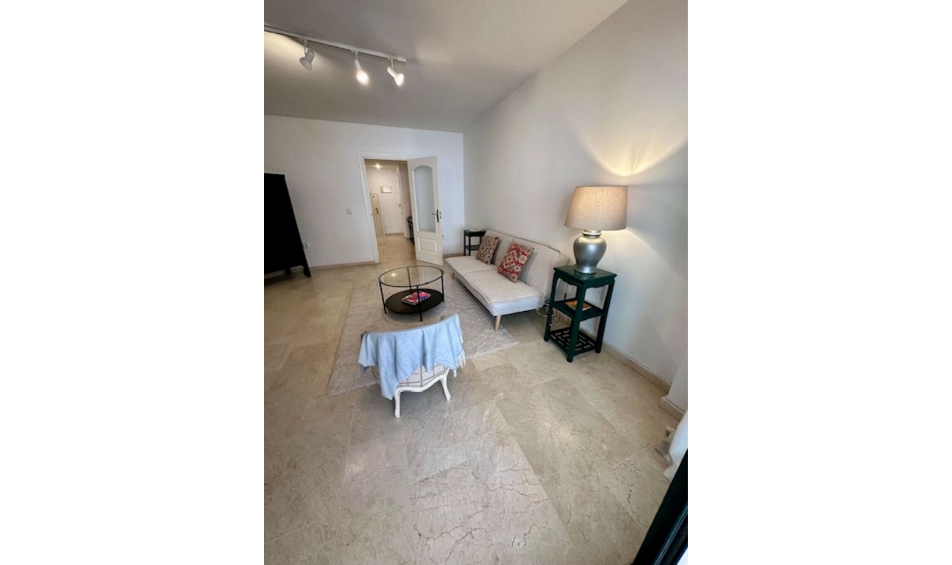 Resale - Apartment -
Marbella